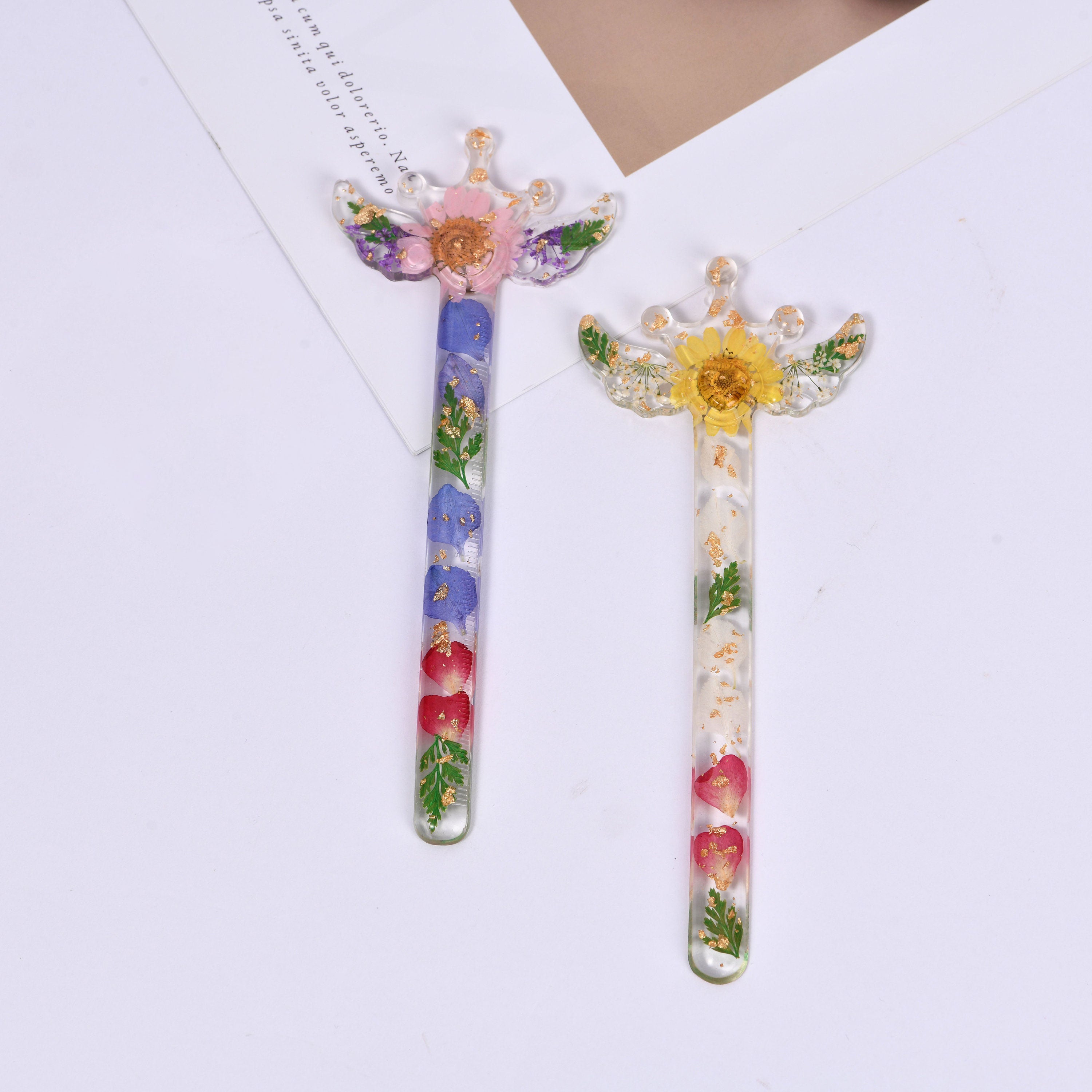 Real Floral Resin Bookmark,Handmade Pressed Unique Floral and Glitter Bookmarks