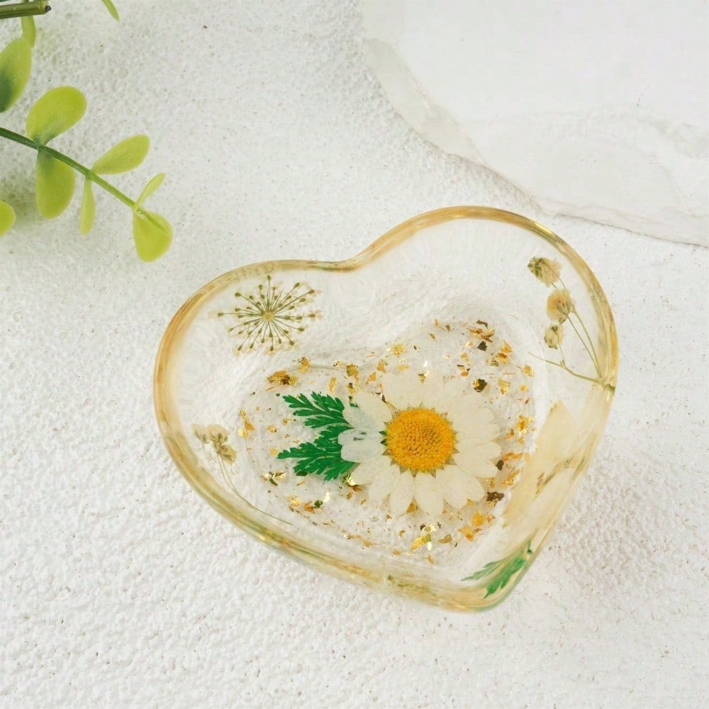 Heart Shape Real Flowers Resin Tray, Daisy Jewelry Coaster