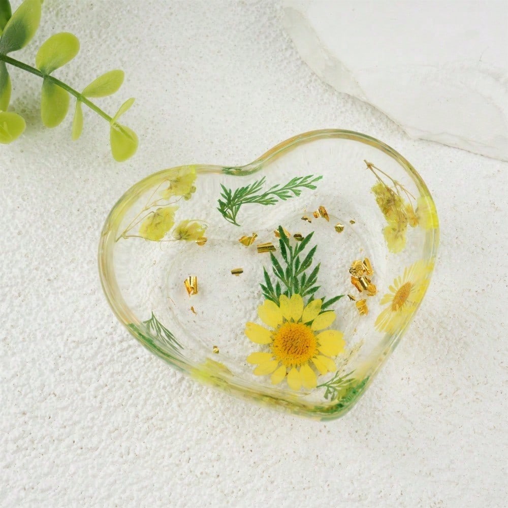 Heart Shape Real Flowers Resin Tray, Daisy Jewelry Coaster