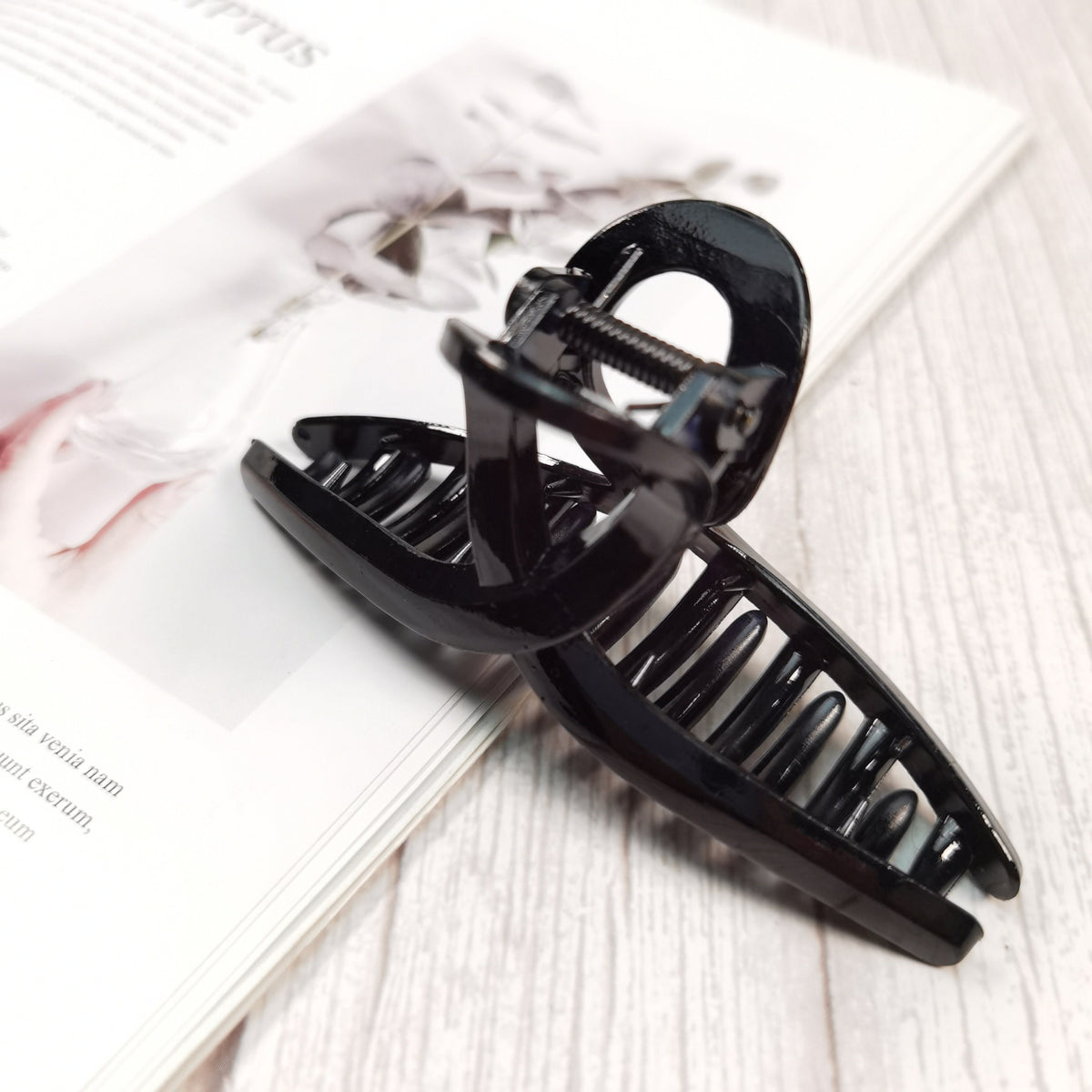 Solid Color Crisscross Hair Clip