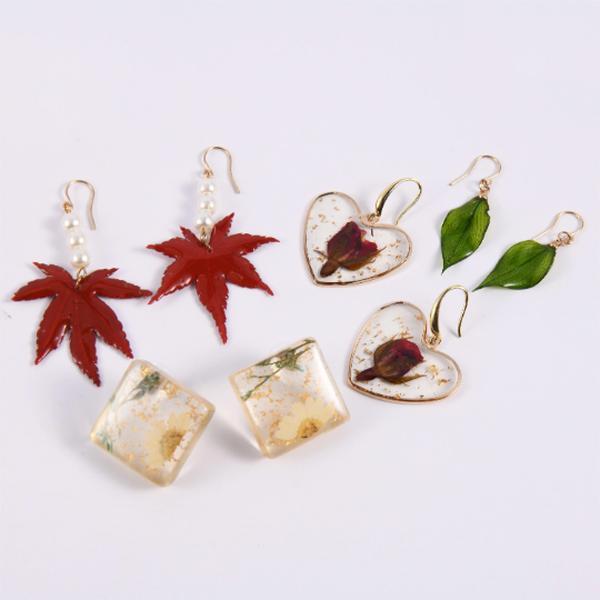 Real Flower Leaves Resin Drop Earrings, Handmade Maple Leaf Dainty Dangle for Daily and Casual Wear