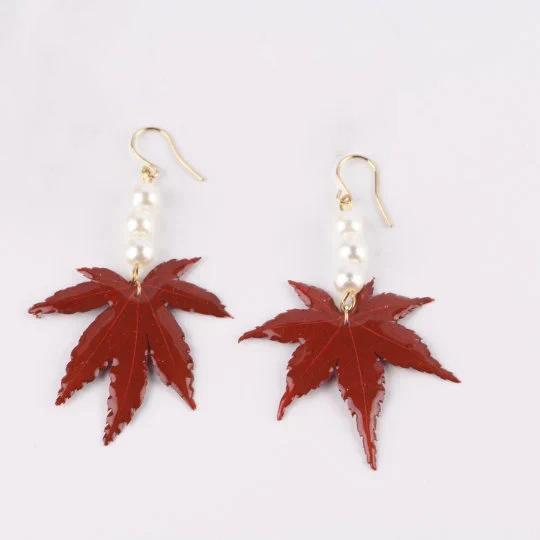 Real Flower Leaves Resin Drop Earrings, Handmade Maple Leaf Dainty Dangle for Daily and Casual Wear