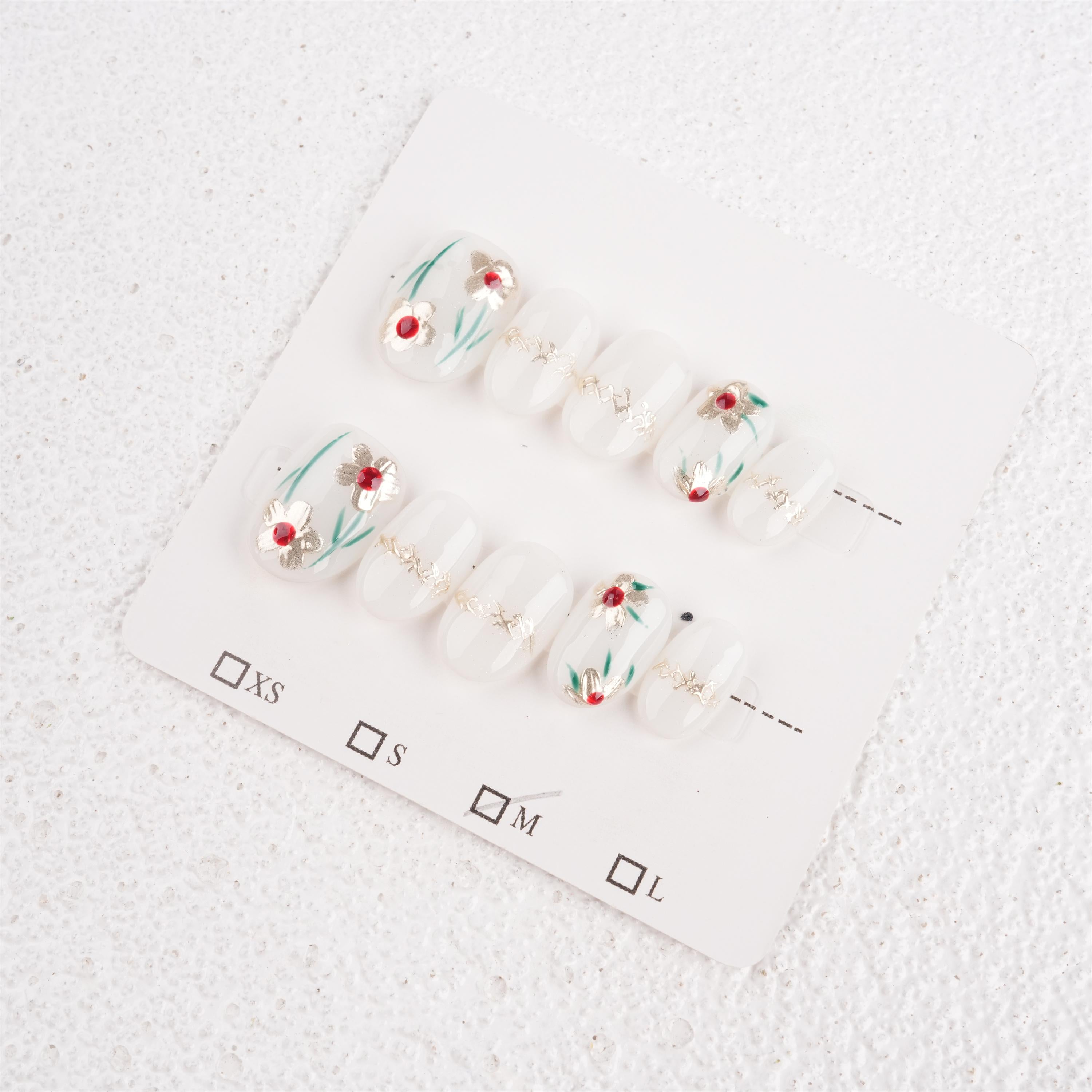 Delicate Golden Flowers Press On Nails,Short Square,Daily Wear,Trendy Reusable Floral Fake Nails,Birthday,Mother's Day Gifts