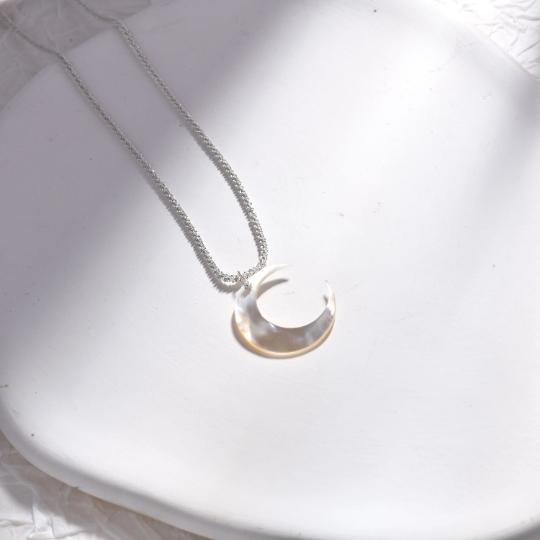 Shell Moon Necklace, Crescent Moon Necklace,Autumn Silver Moon Pendant