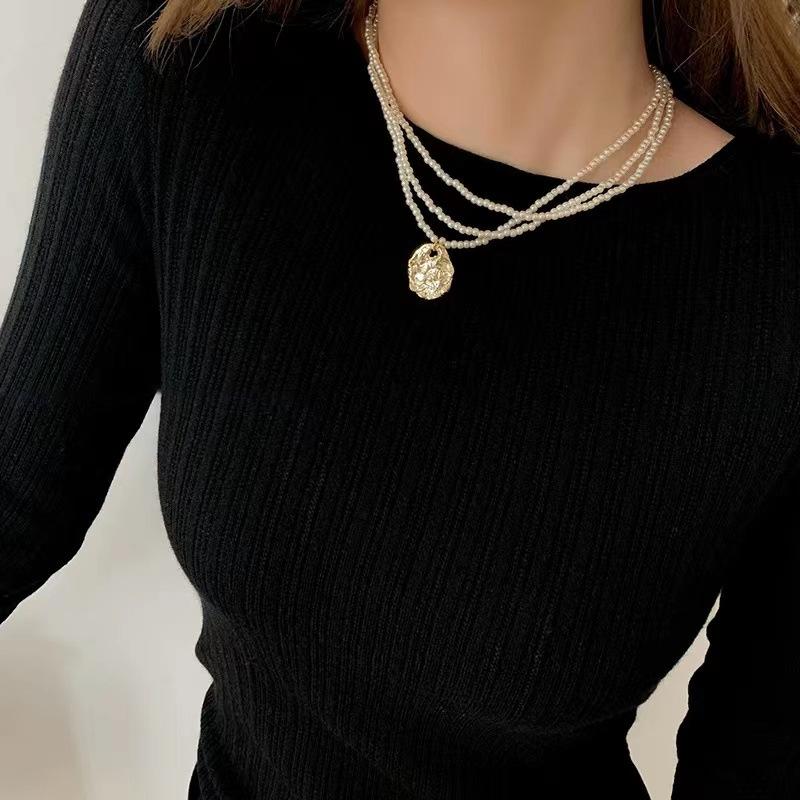 Multi-layer pearl necklace advanced design sense niche collarbone chain new female fashion personality temperament necklace