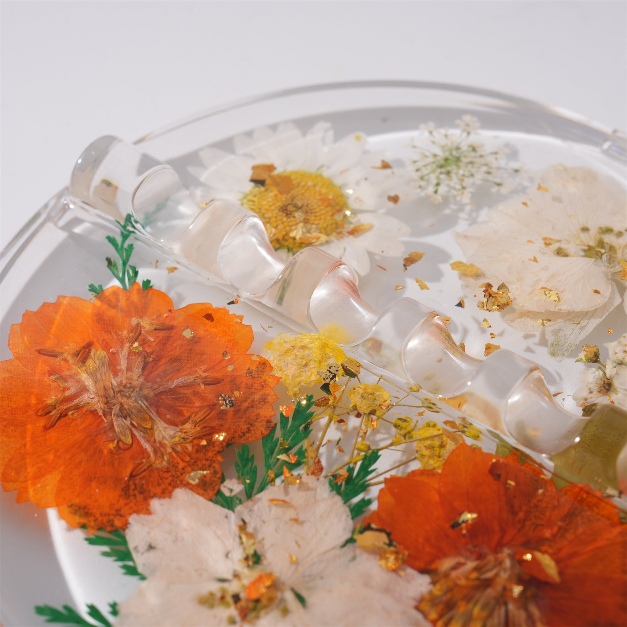 Round Resin Paint Brush Holder,Real Folwers,Daisy,Gold Flakes, Artist Gifts