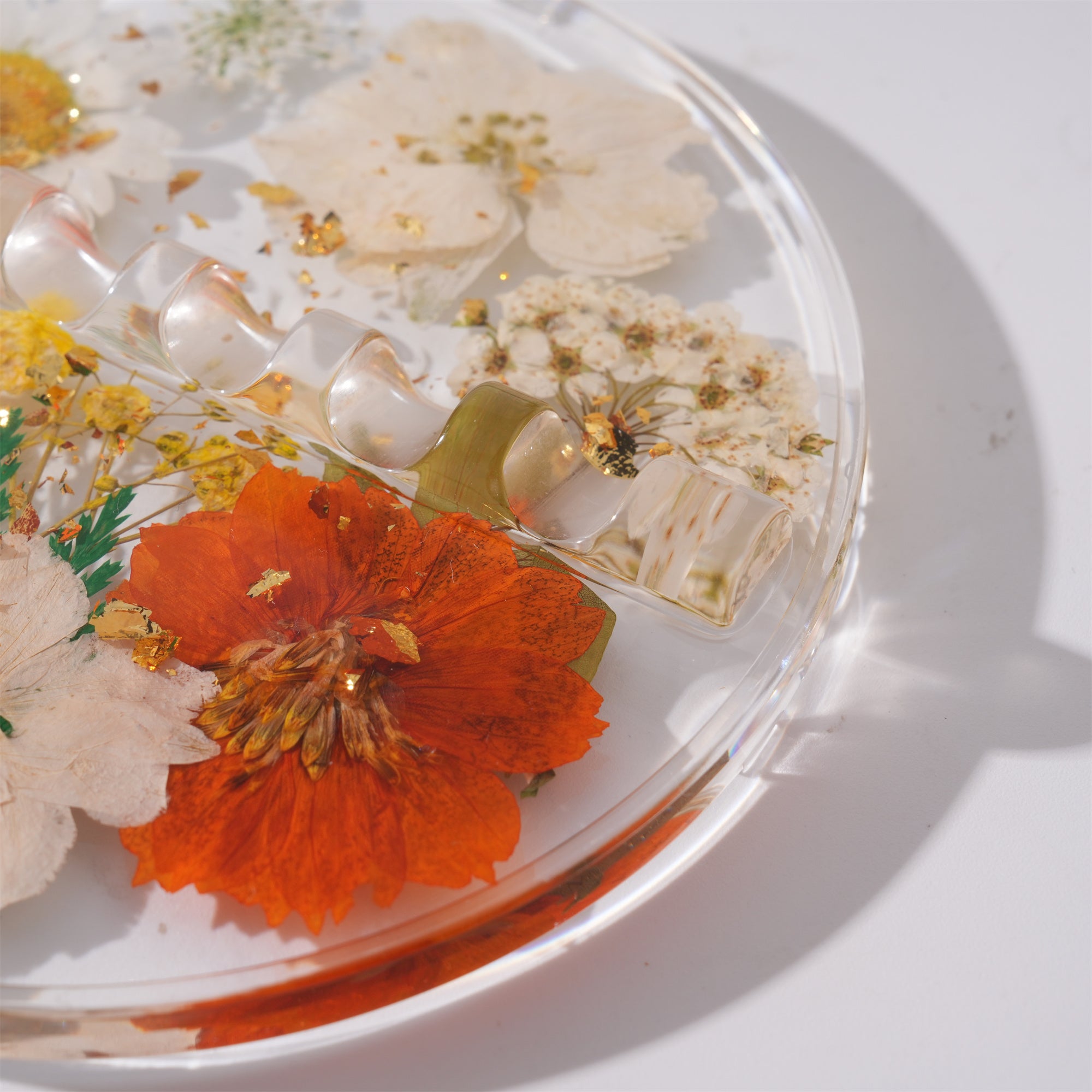 Round Resin Paint Brush Holder,Real Folwers,Daisy,Gold Flakes, Artist Gifts