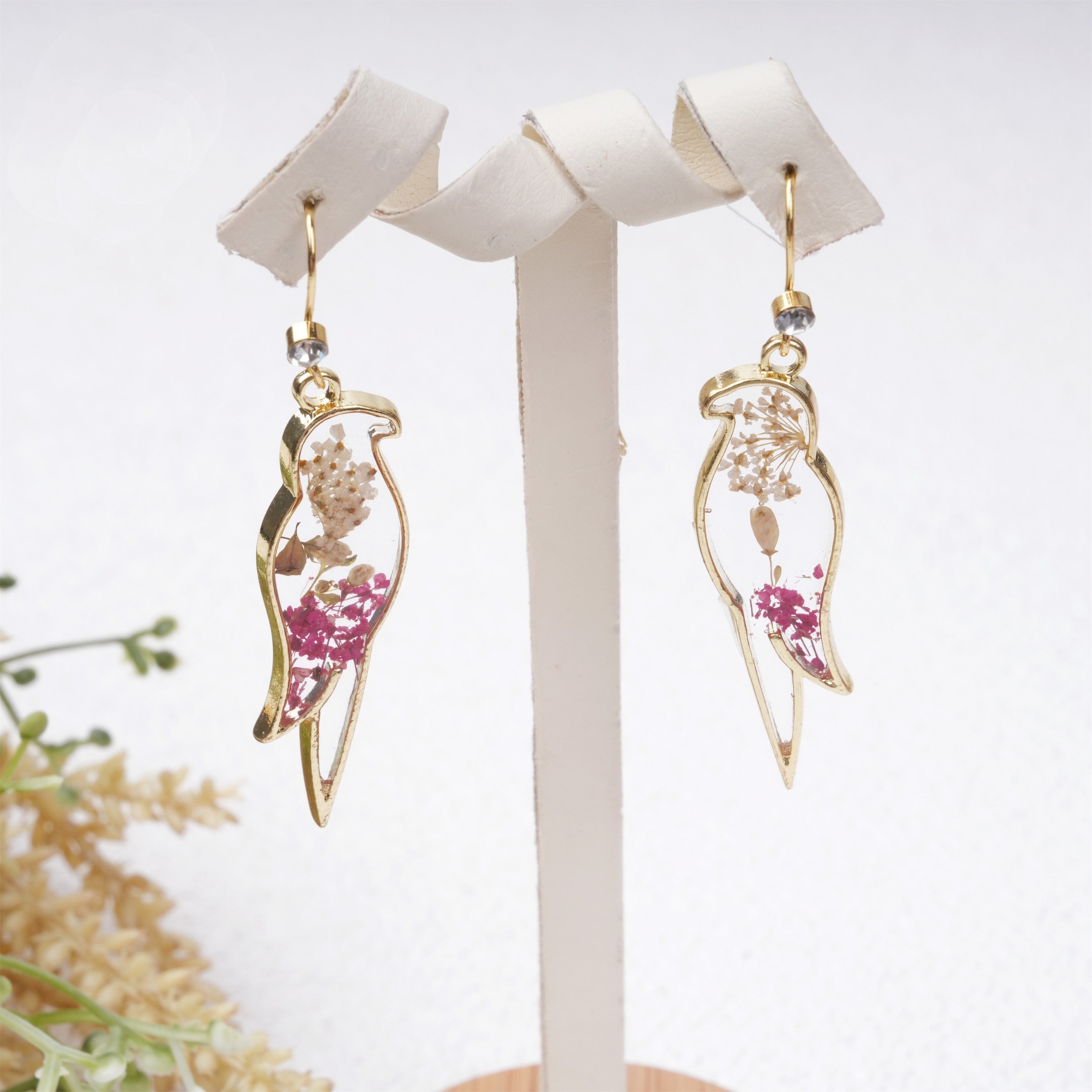 Delicate Bird Resin Dried Flower Earrings,Tiny Pressed Flower Earring,Resin Dried Floral Jewelry