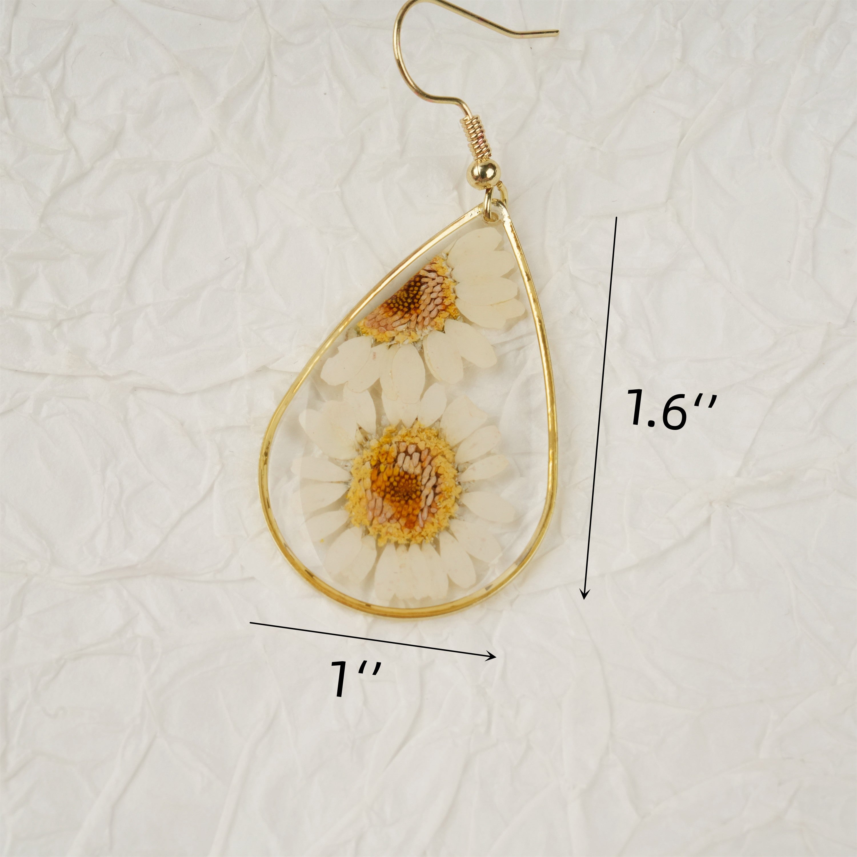 Handmade Daisy Flower Earrings,Resin Dried Floral,Botanical Teardrop Studs