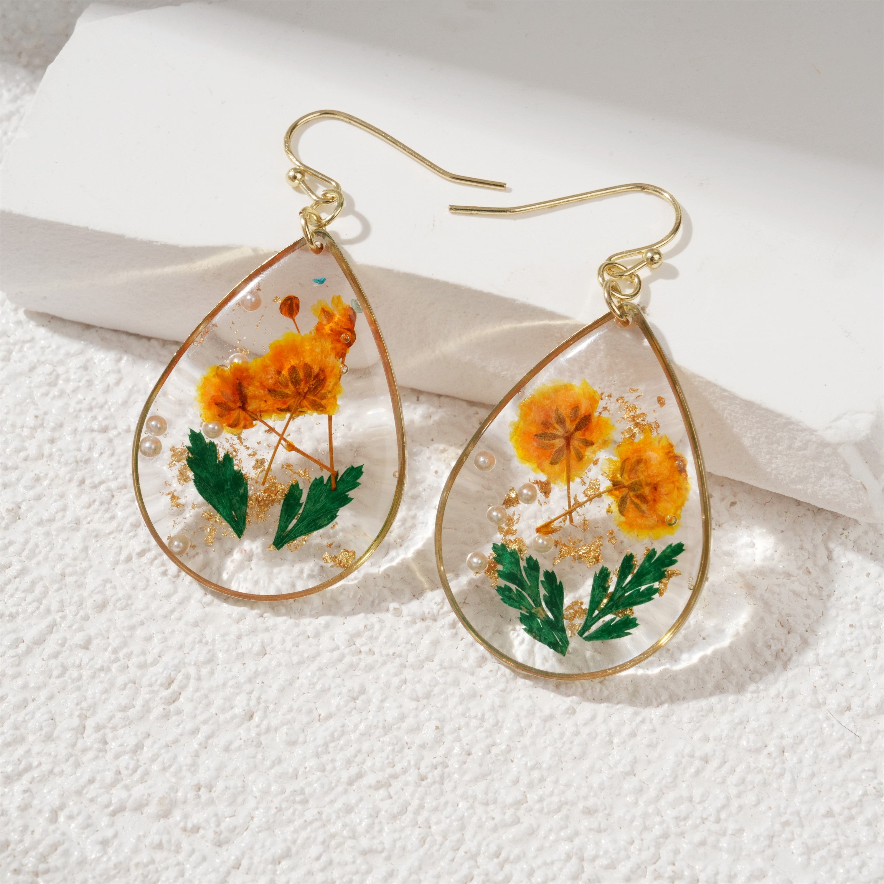 Resin Leaf Eternal Flower Earrings Elegant And Exquisite Water Drop Shaped Dried Flower Premium Earrings