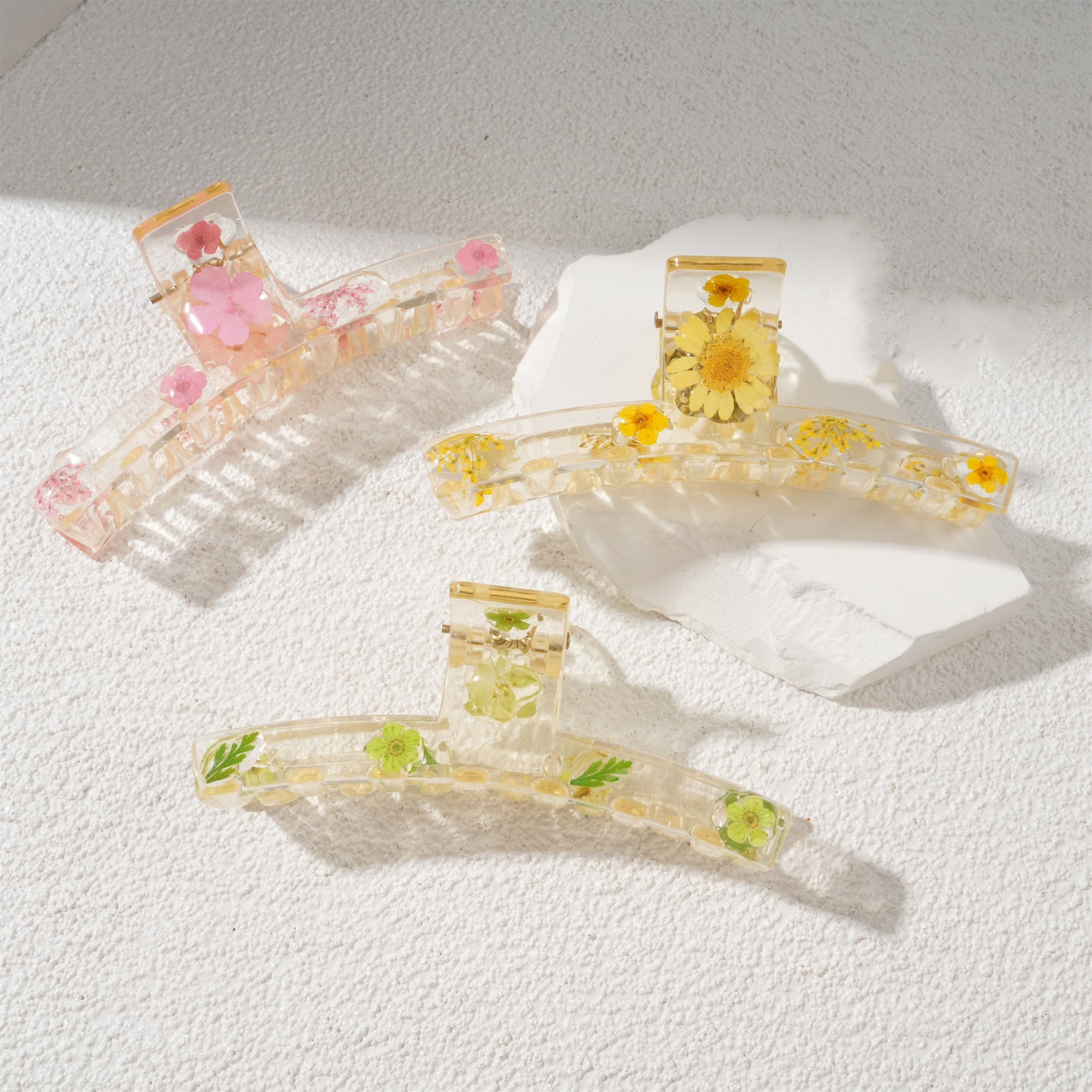 Large Resin Daisy Flower Hair Claw For Her,Dried Flower Resin Hair Claw