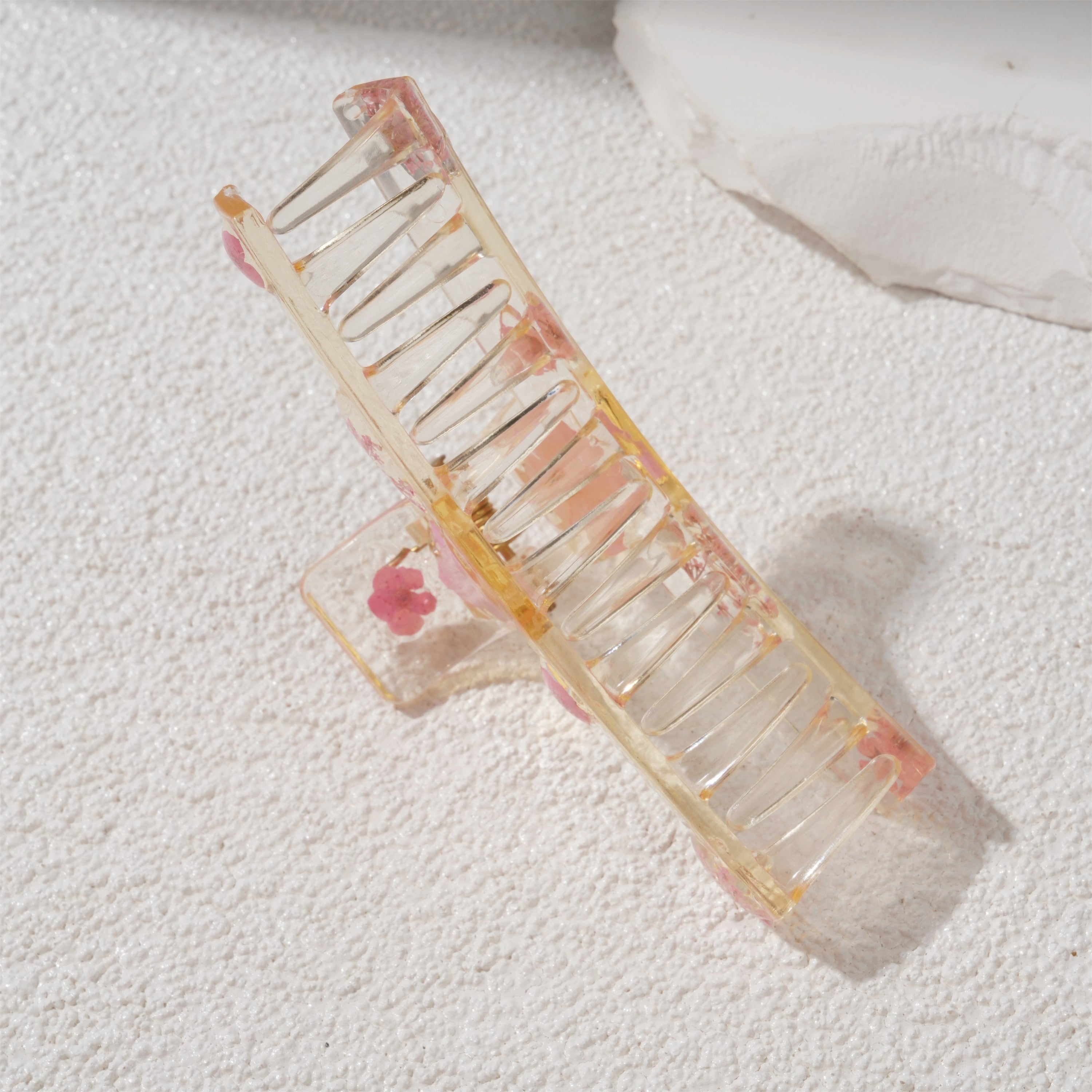 Large Resin Daisy Flower Hair Claw For Her,Dried Flower Resin Hair Claw