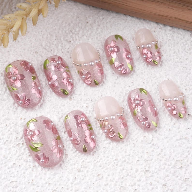 Delicate Purple Pearl Flowers Summer Short Oval Press On Nails,Artist Faux Nails, Reusable Premium Nail