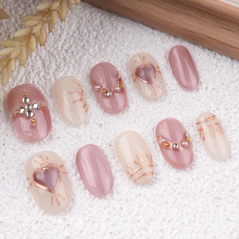 Sun Heart Nails,Handmade Reusable Premium Nail,Gold Accents on Short Oval Nails,Spring Nails,Gift for Mom,Her