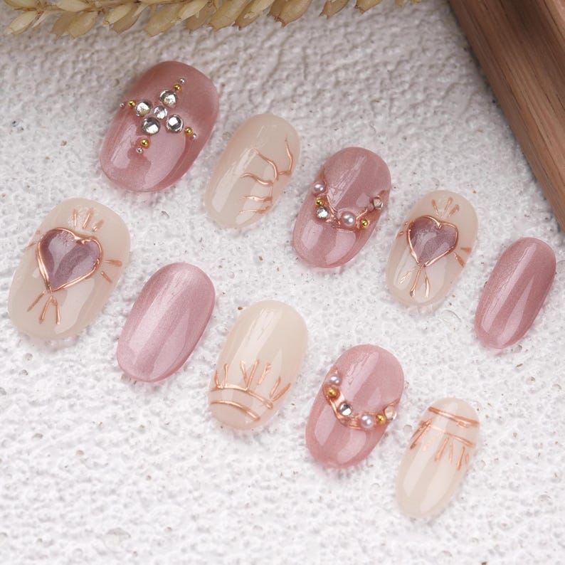 Sun Heart Nails,Handmade Reusable Premium Nail,Gold Accents on Short Oval Nails,Spring Nails,Gift for Mom,Her