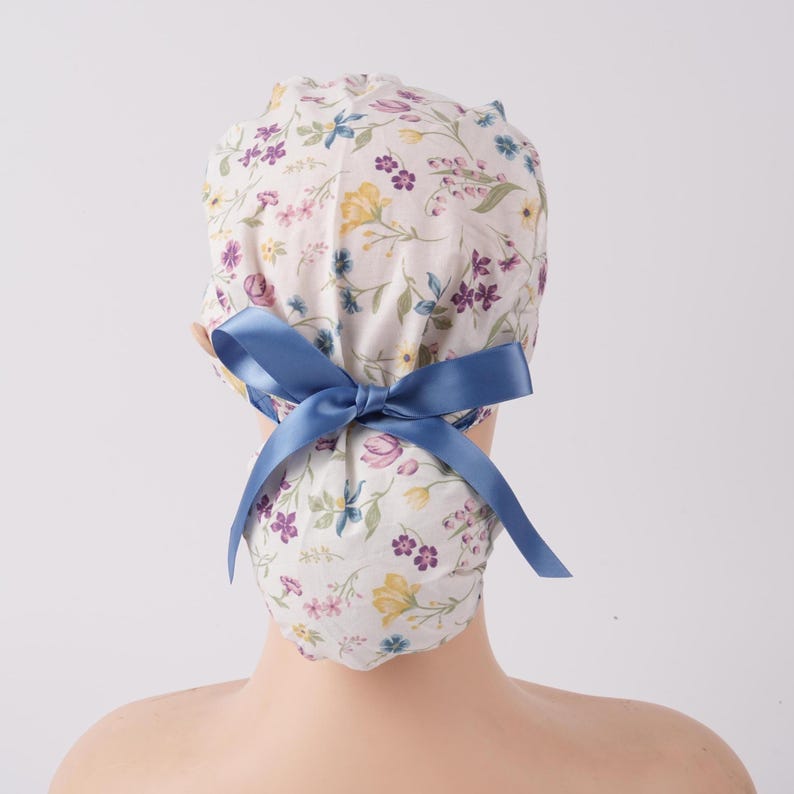 Boho Wildflower Scrub Cap for Women, Ponytail Scrub Cap, Cottagecore Floral Surgical OR Hat, Soft Cotton, Sweatband & Buttons