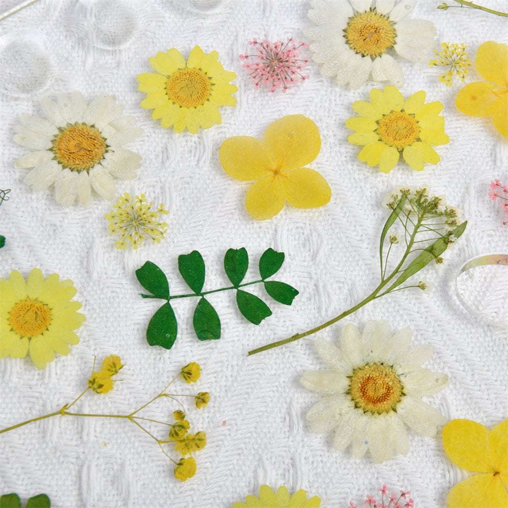 Handmade Pink/Yellow/Blue Resin Flower Paint Palette