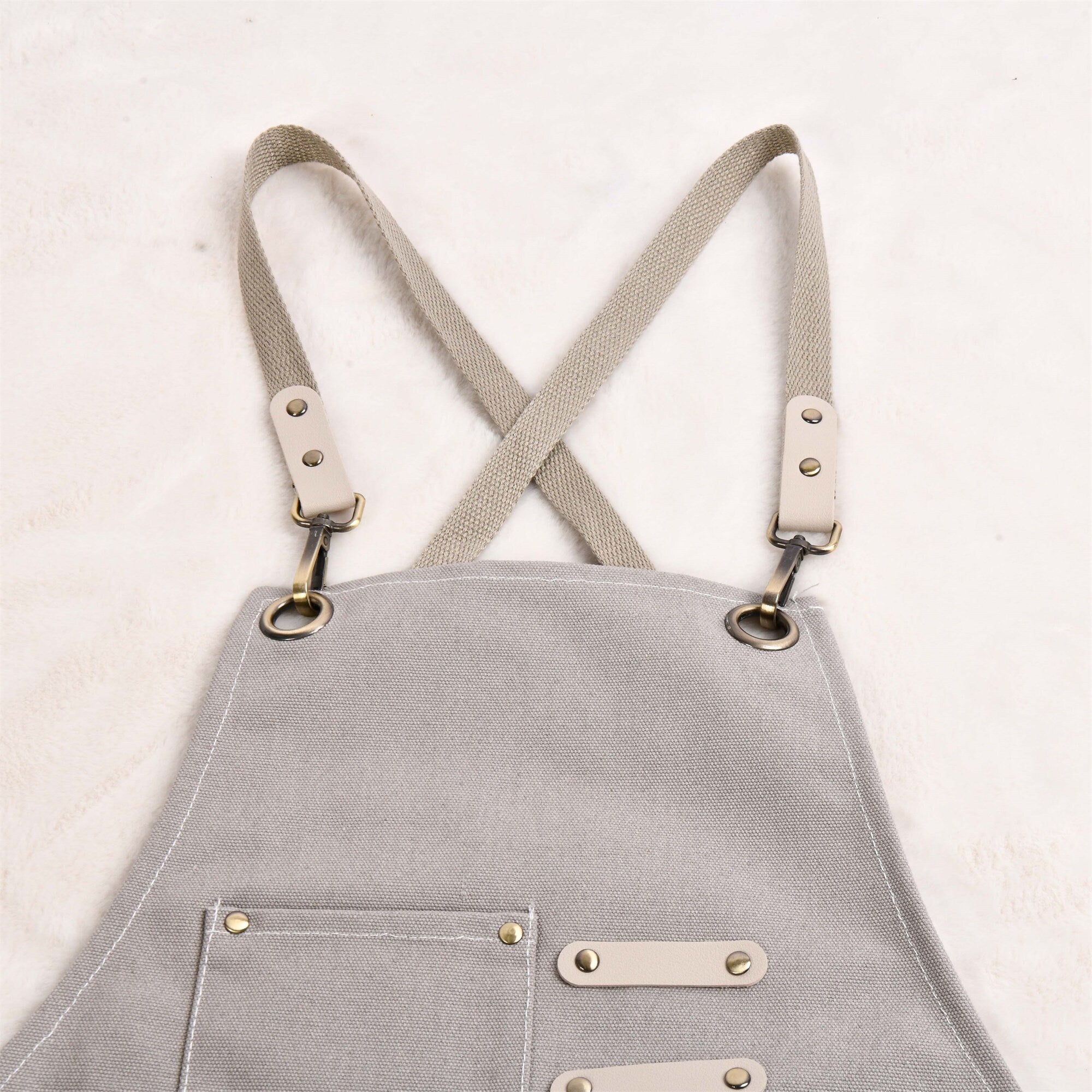 Handmade Garden Apron with Multiple Pockets/Neck Leather Strap