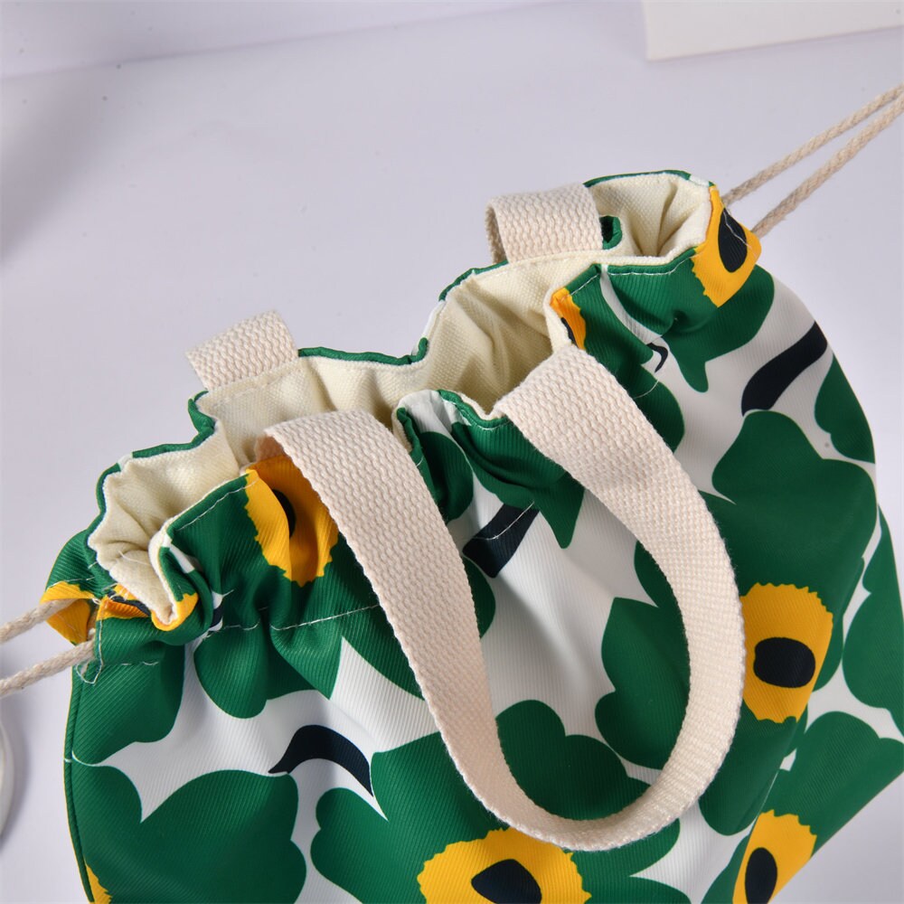 Janpansese Style Flowers Strawberry Drawstring Lunch Tote Bag