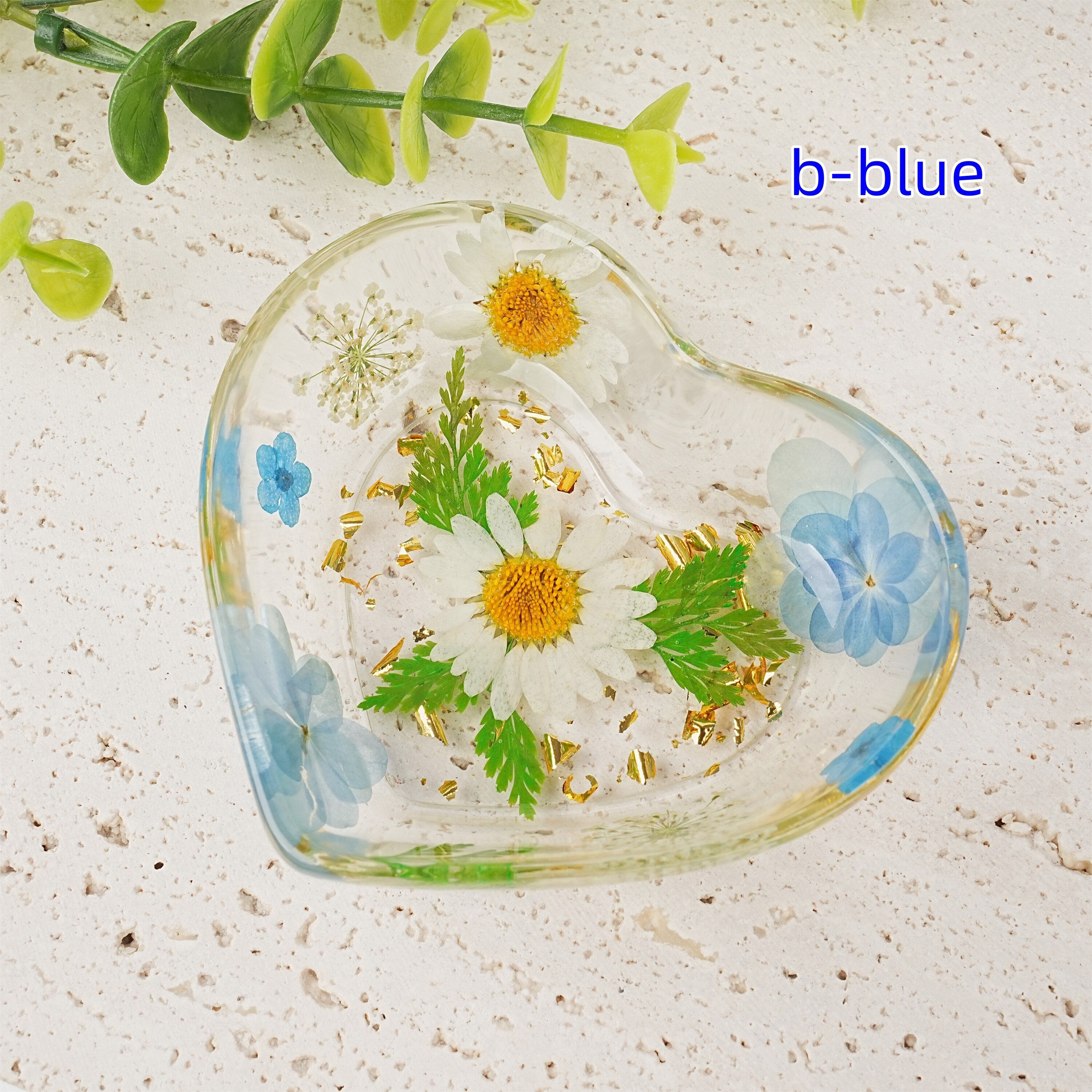 Heart Shaped Resin Ring Dish with Real Dried Flowers