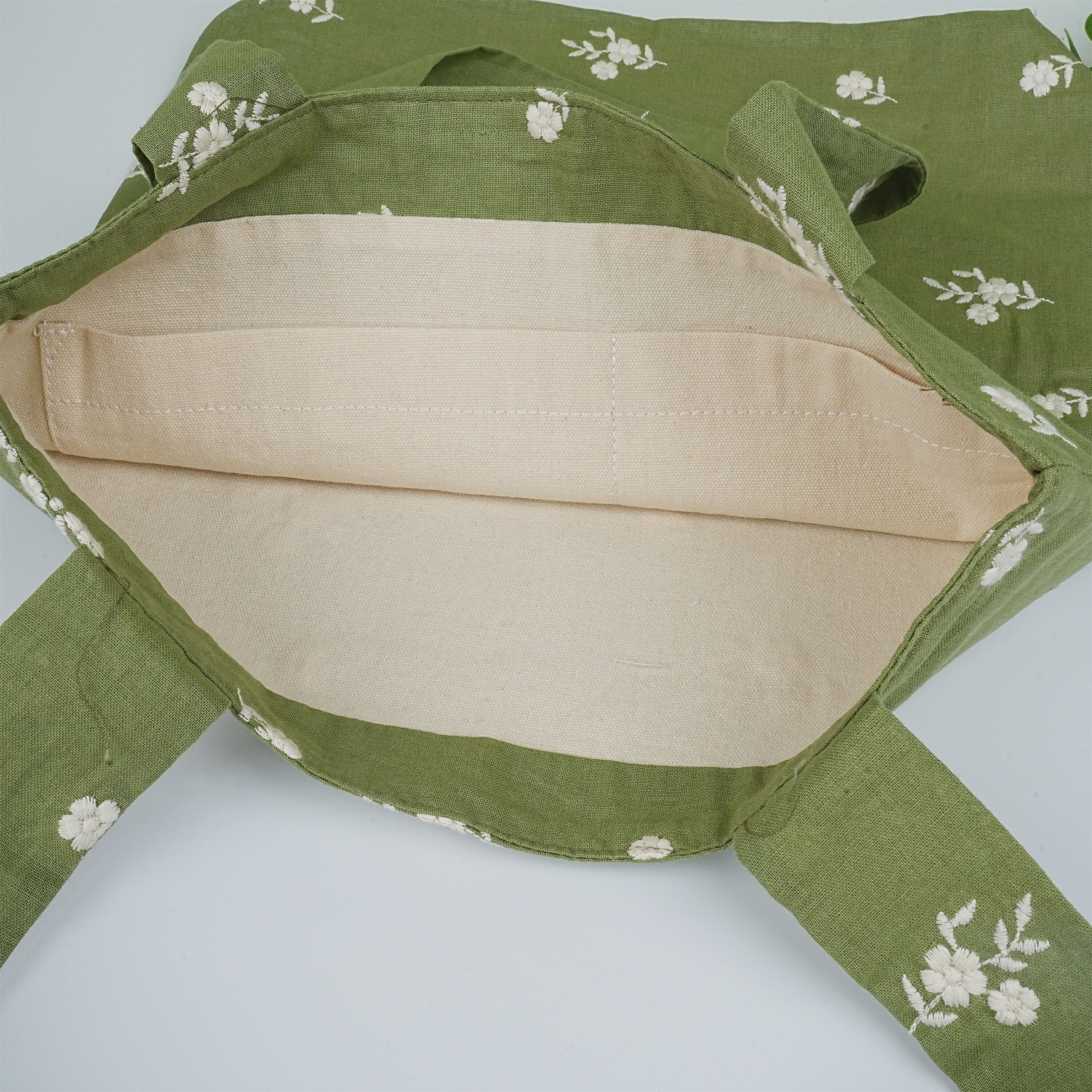 Green Daisy Embroidered Linen Tote Bag