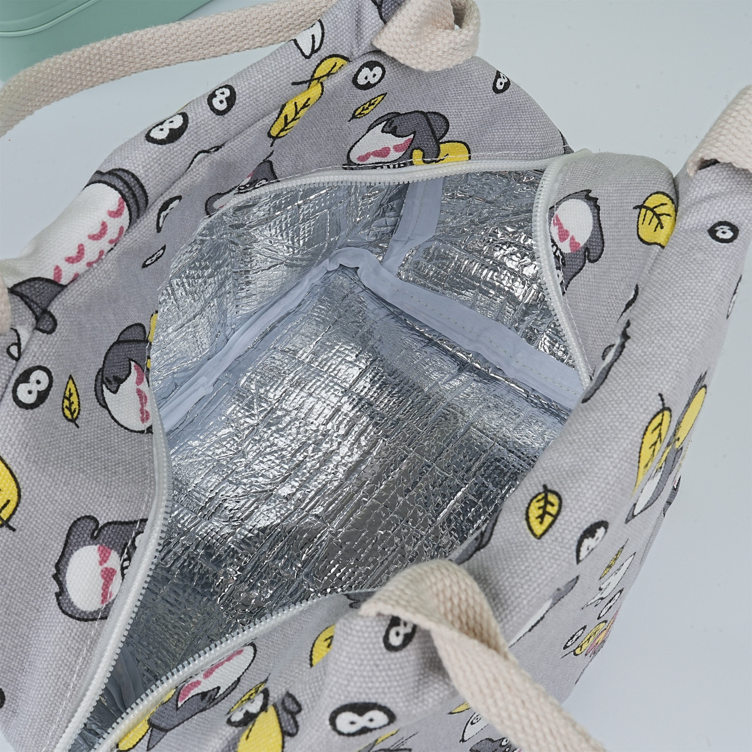 Handmade Embroidered Totoro Pattern Zipper Lunch Bag with Heat Insulated