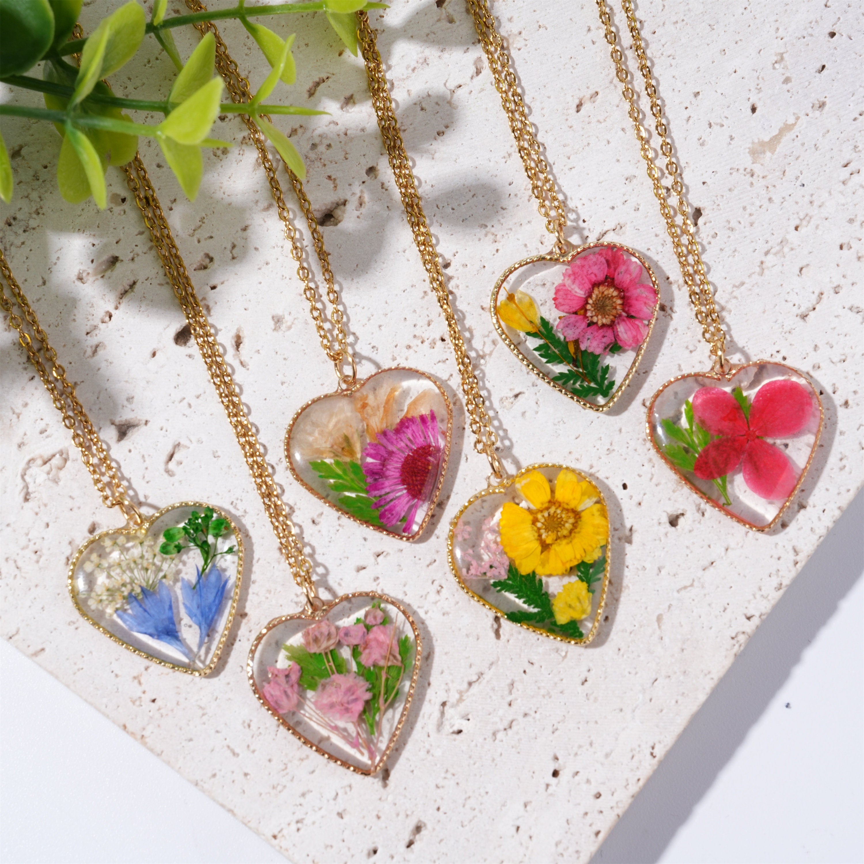 Handmade Heart Flowers Necklace Resin Real Flower Pendant Jewelry