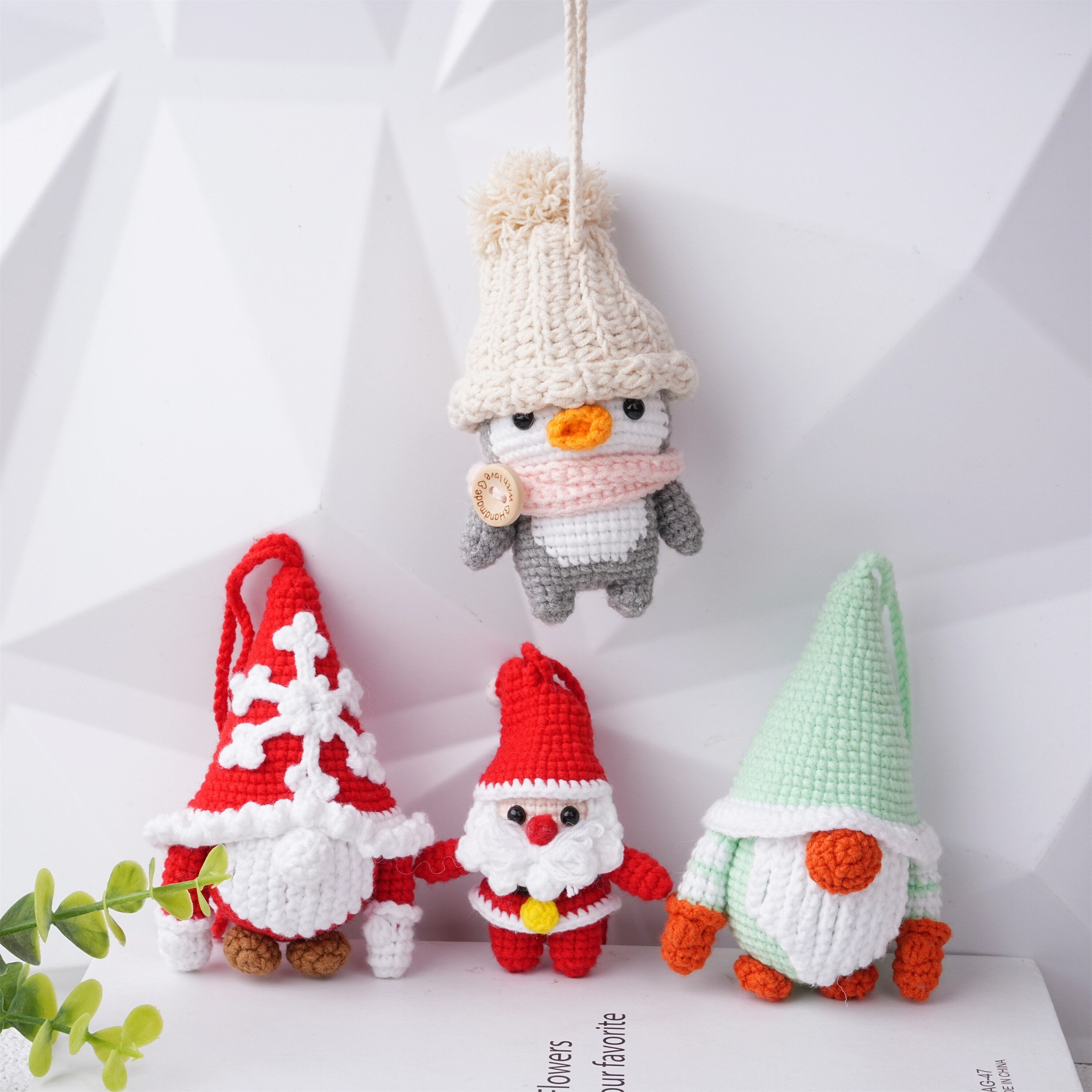 Handmade Snowflake Santa Claus/Penguin Crochet Pendant Oranment