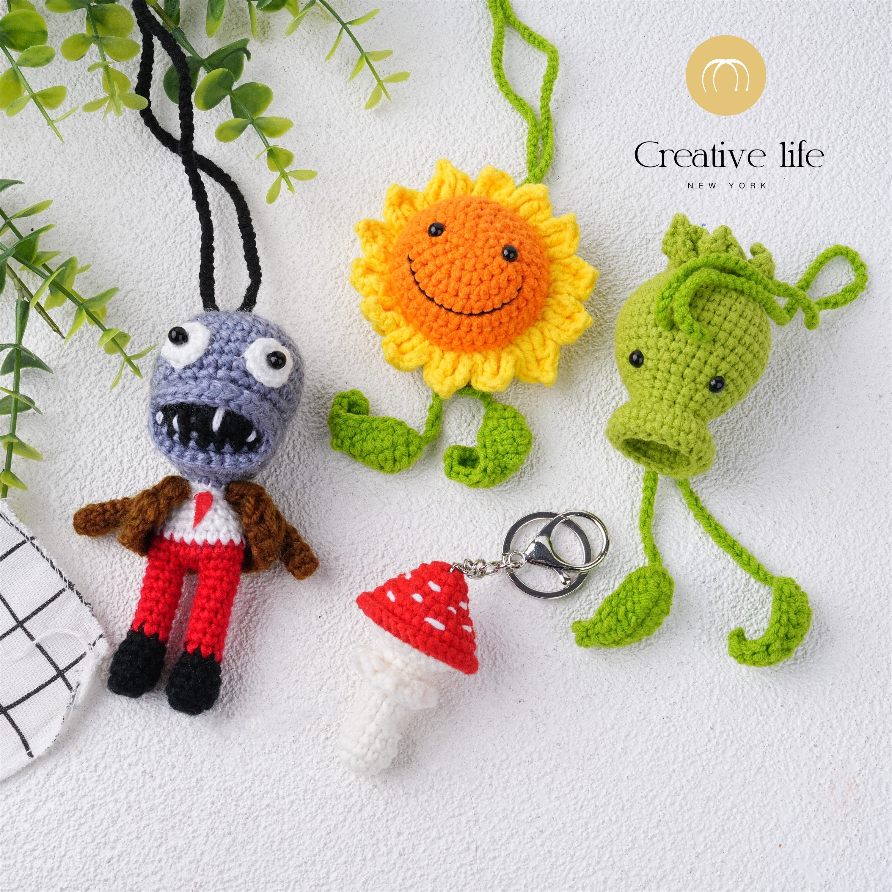 Handmade Crochet Sunflower Mushroom Peashooter Zombie Pendant/Keychain