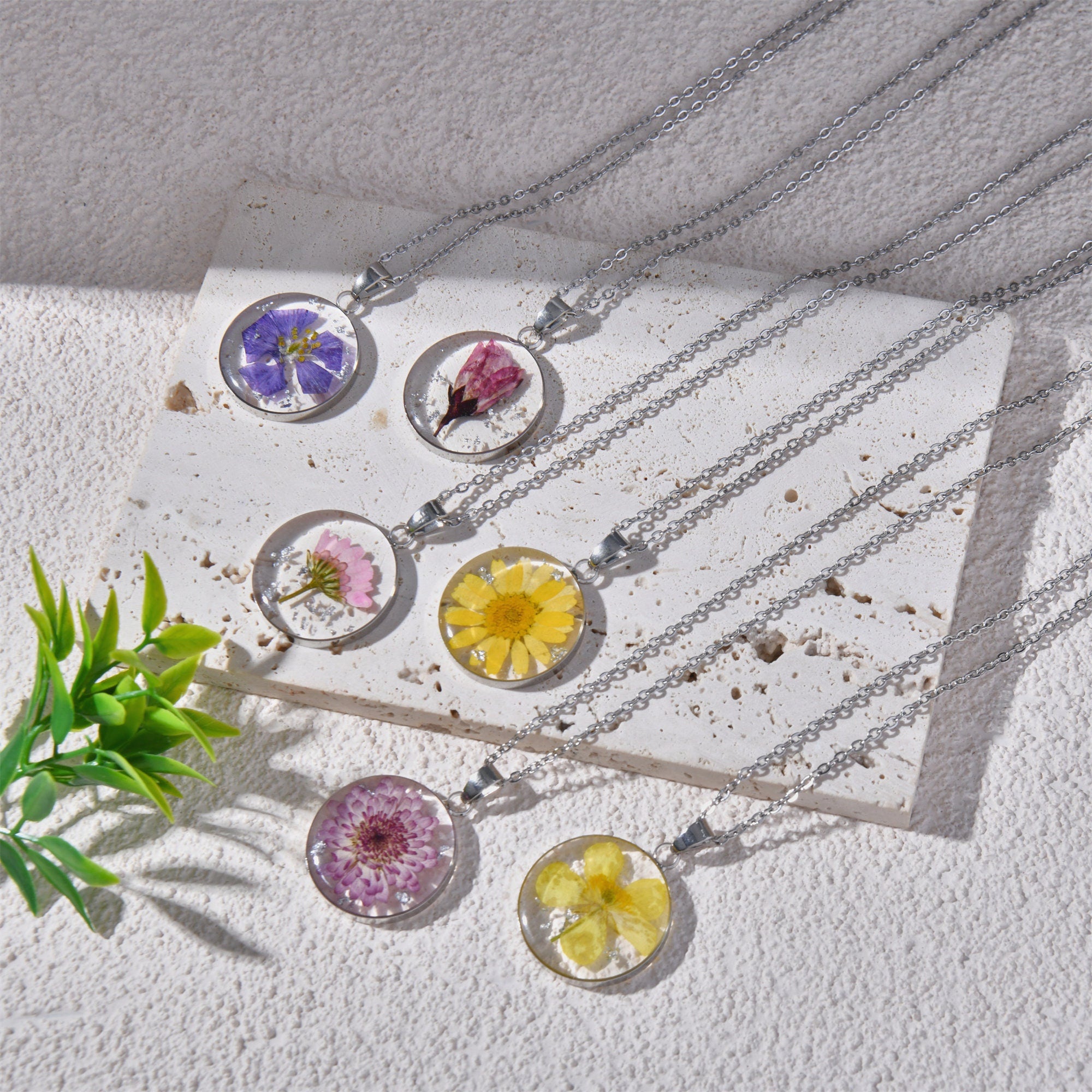 Gold/Silver Birth Month Flower Necklace for Women, Real Dried Flower Round Pendant