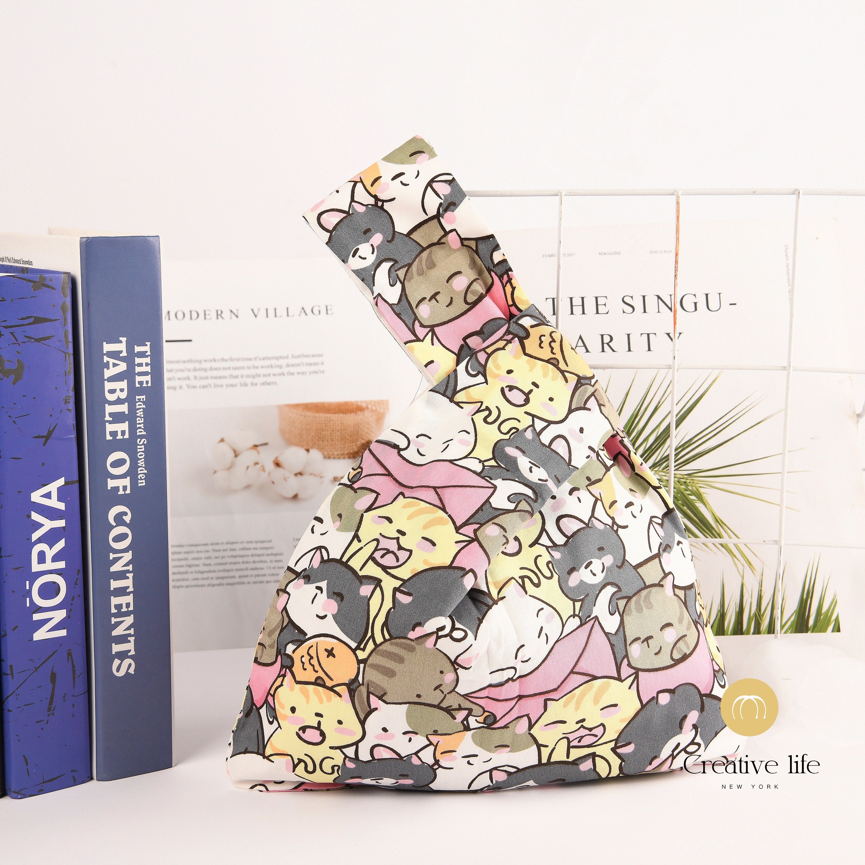 Funny Kittens Japanese Knot Bag: Cotton Wrist Bag