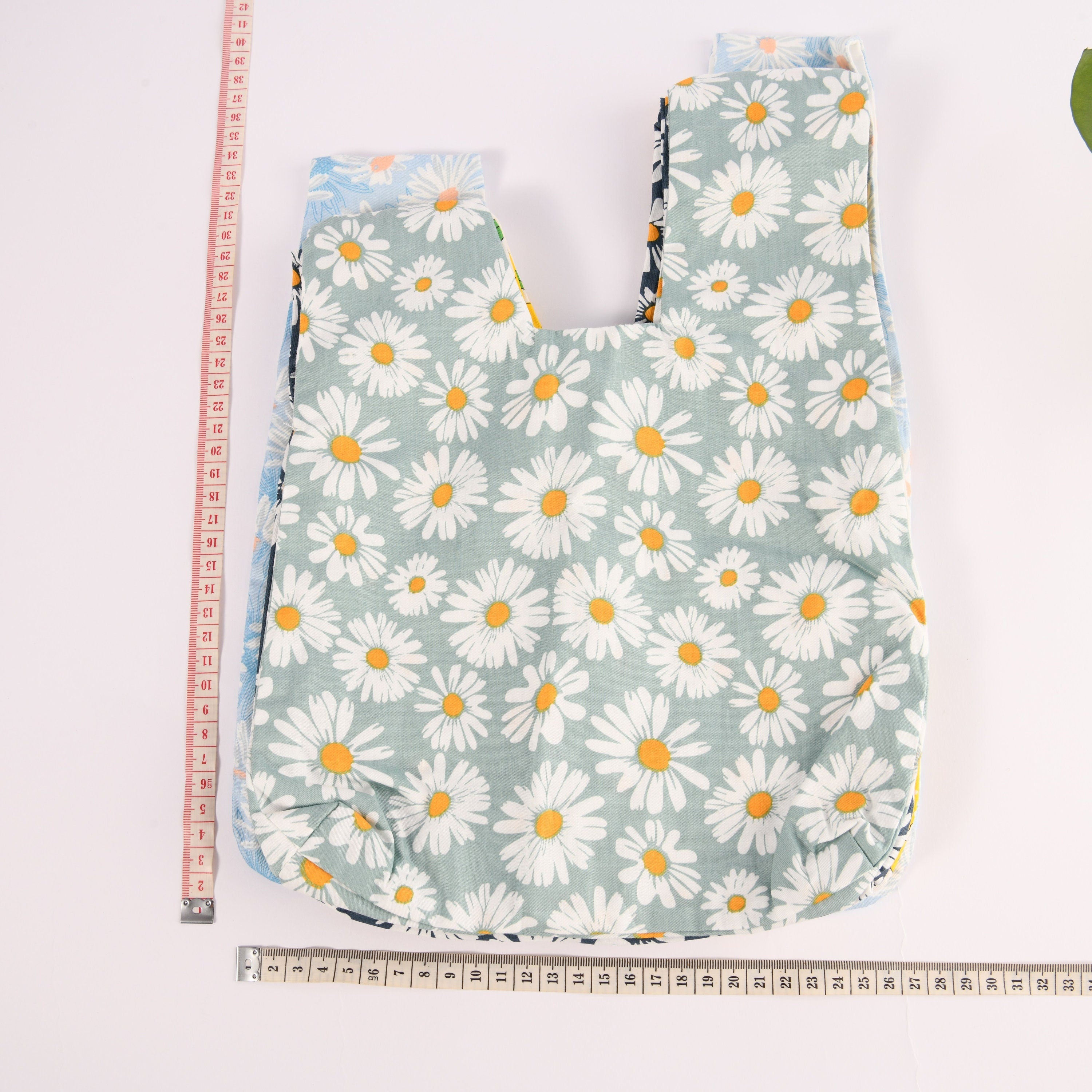 Summer Daisy Cotton Knot Bag, Handamde Wrist Purse