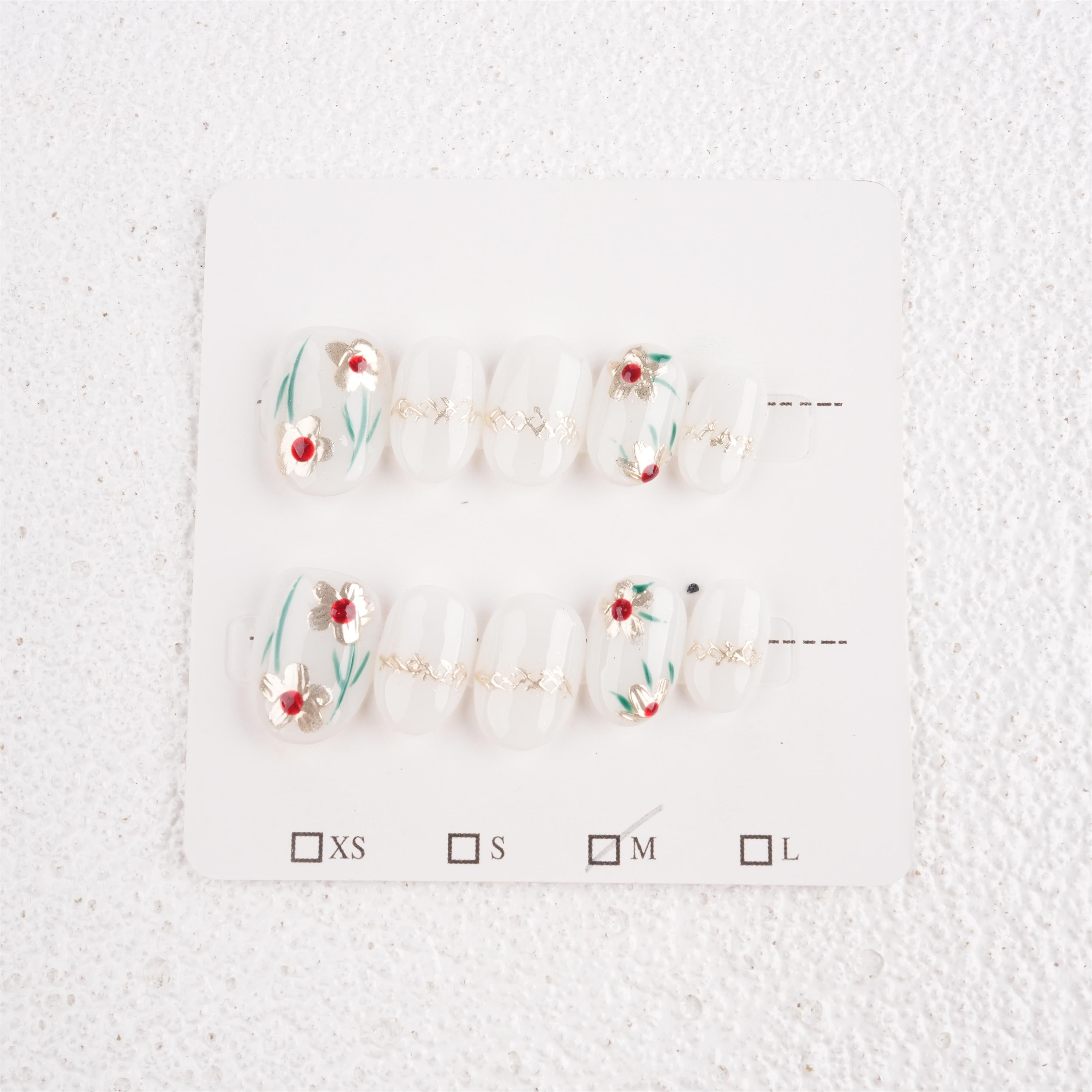Delicate Golden Flowers Press On Nails,Short Square,Daily Wear,Trendy Reusable Floral Fake Nails,Birthday,Mother's Day Gifts