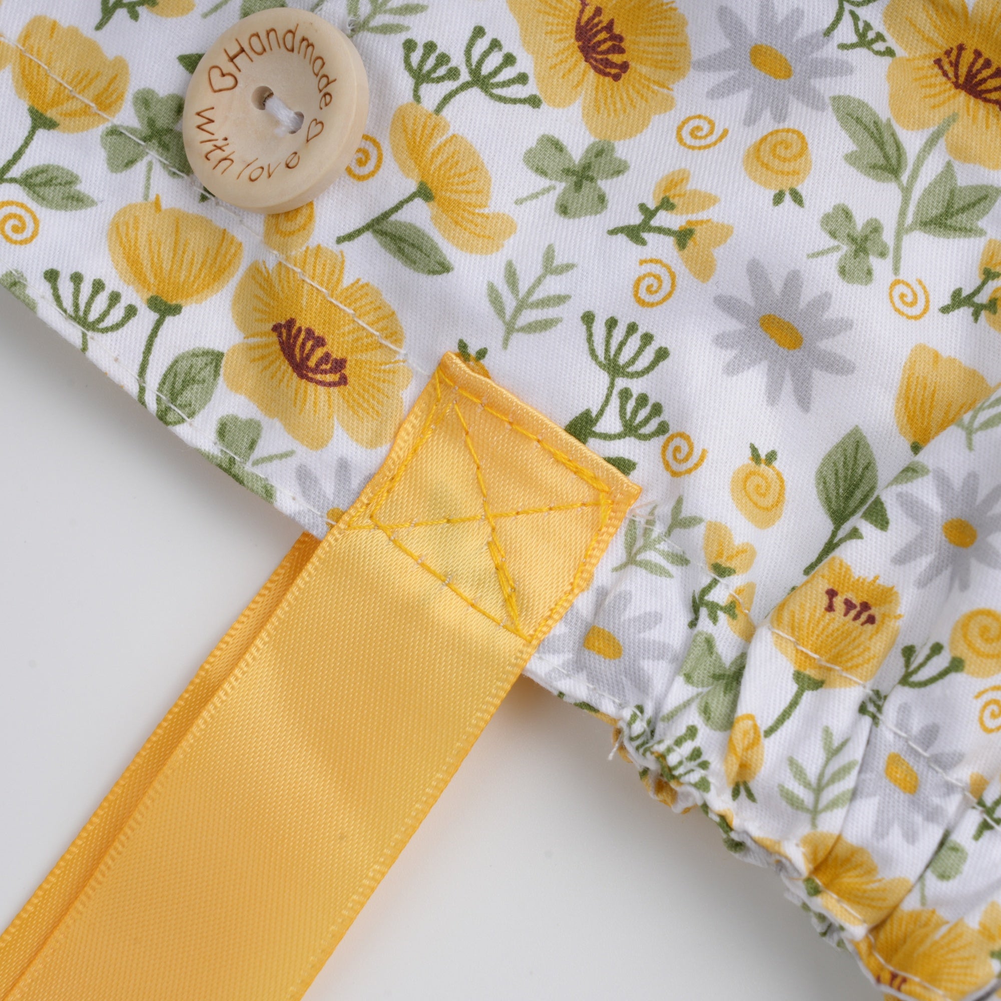 Yellowe Gray Daisies Cotton Ponytail Scrub Cap