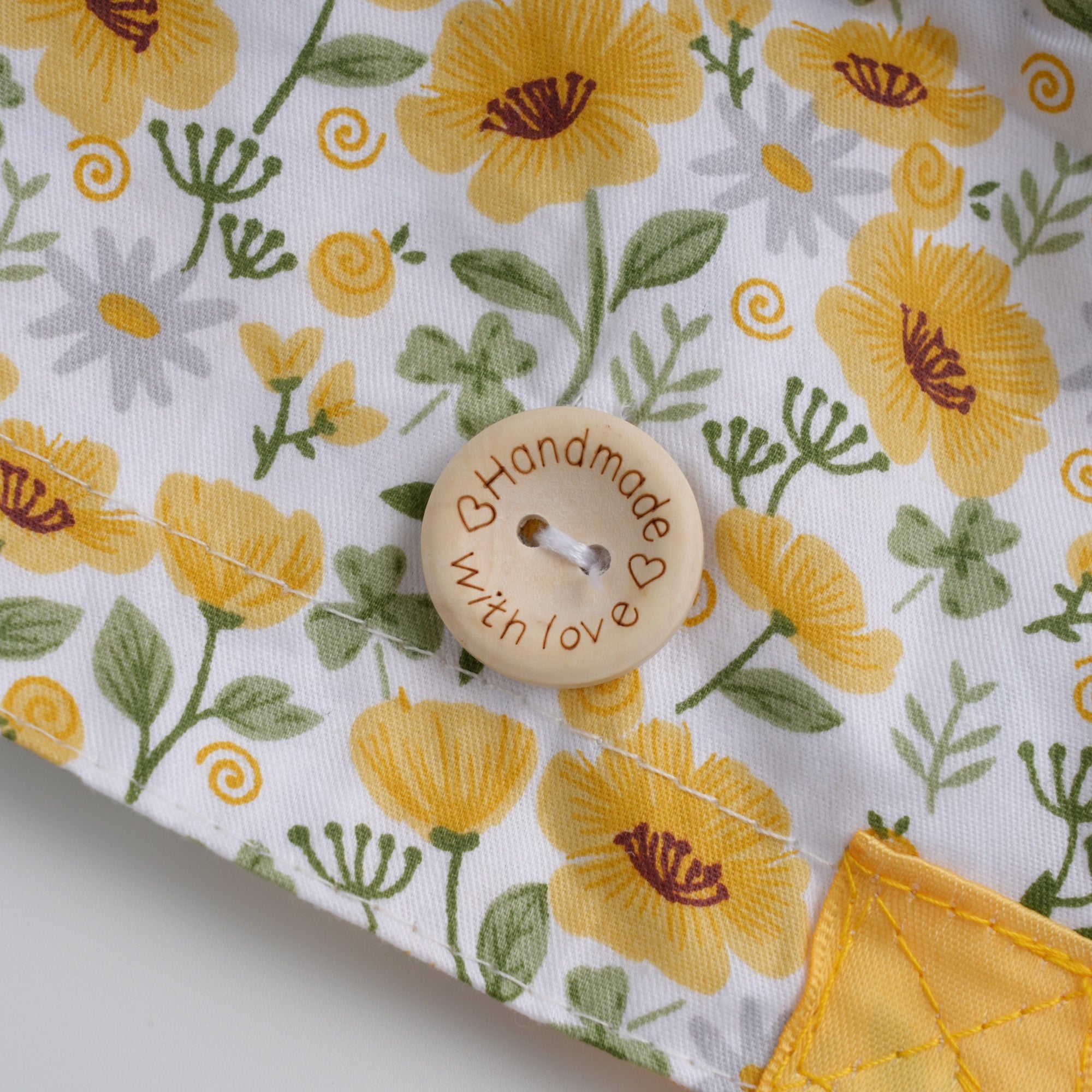 Yellowe Gray Daisies Cotton Ponytail Scrub Cap