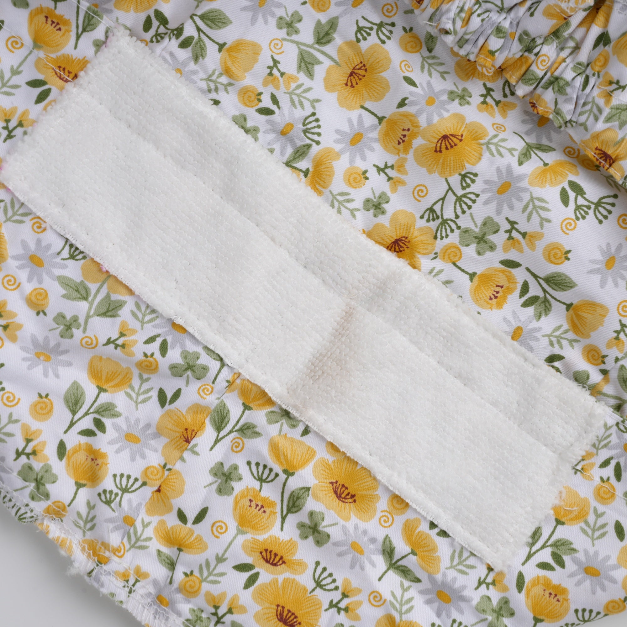 Yellowe Gray Daisies Cotton Ponytail Scrub Cap