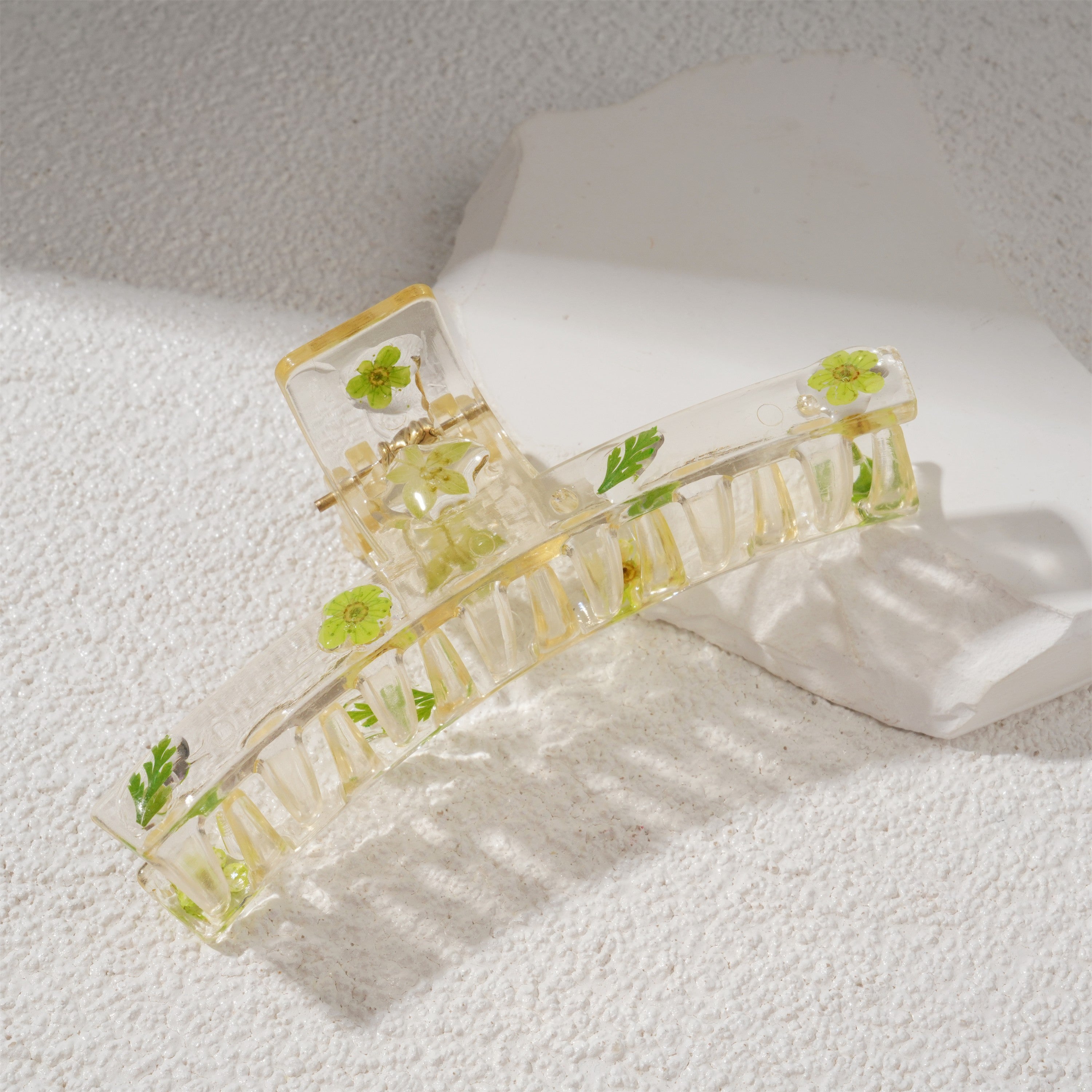 Large Resin Daisy Flower Hair Claw For Her,Dried Flower Resin Hair Claw