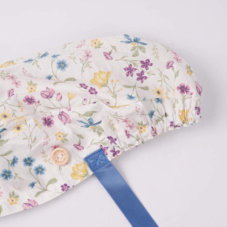 Boho Wildflower Scrub Cap for Women, Ponytail Scrub Cap, Cottagecore Floral Surgical OR Hat, Soft Cotton, Sweatband & Buttons