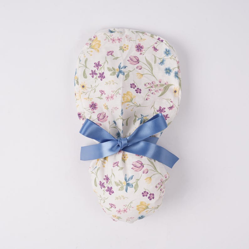 Boho Wildflower Scrub Cap for Women, Ponytail Scrub Cap, Cottagecore Floral Surgical OR Hat, Soft Cotton, Sweatband & Buttons