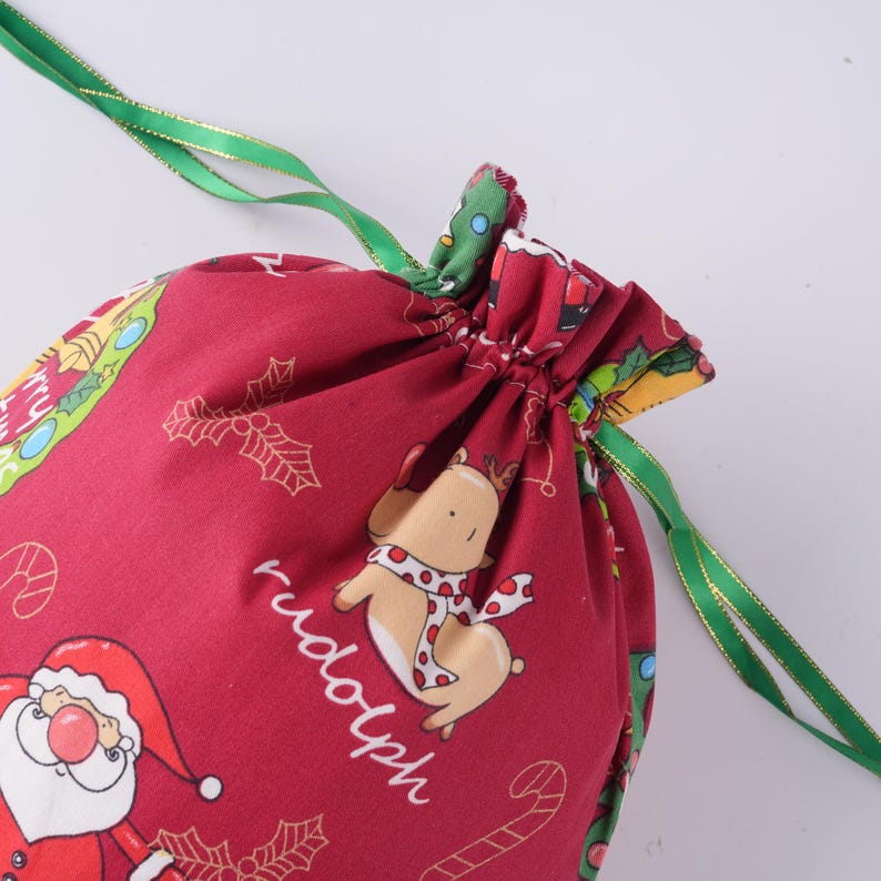 Red Christmas Wreath,Santa and Deer Print Gift Bag,Wedding Party Favor,Xmas Decor