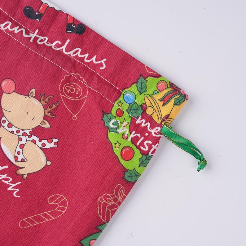 Red Christmas Wreath,Santa and Deer Print Gift Bag,Wedding Party Favor,Xmas Decor