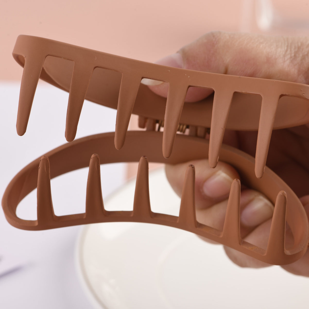 Semi-arched shape Hair Claws