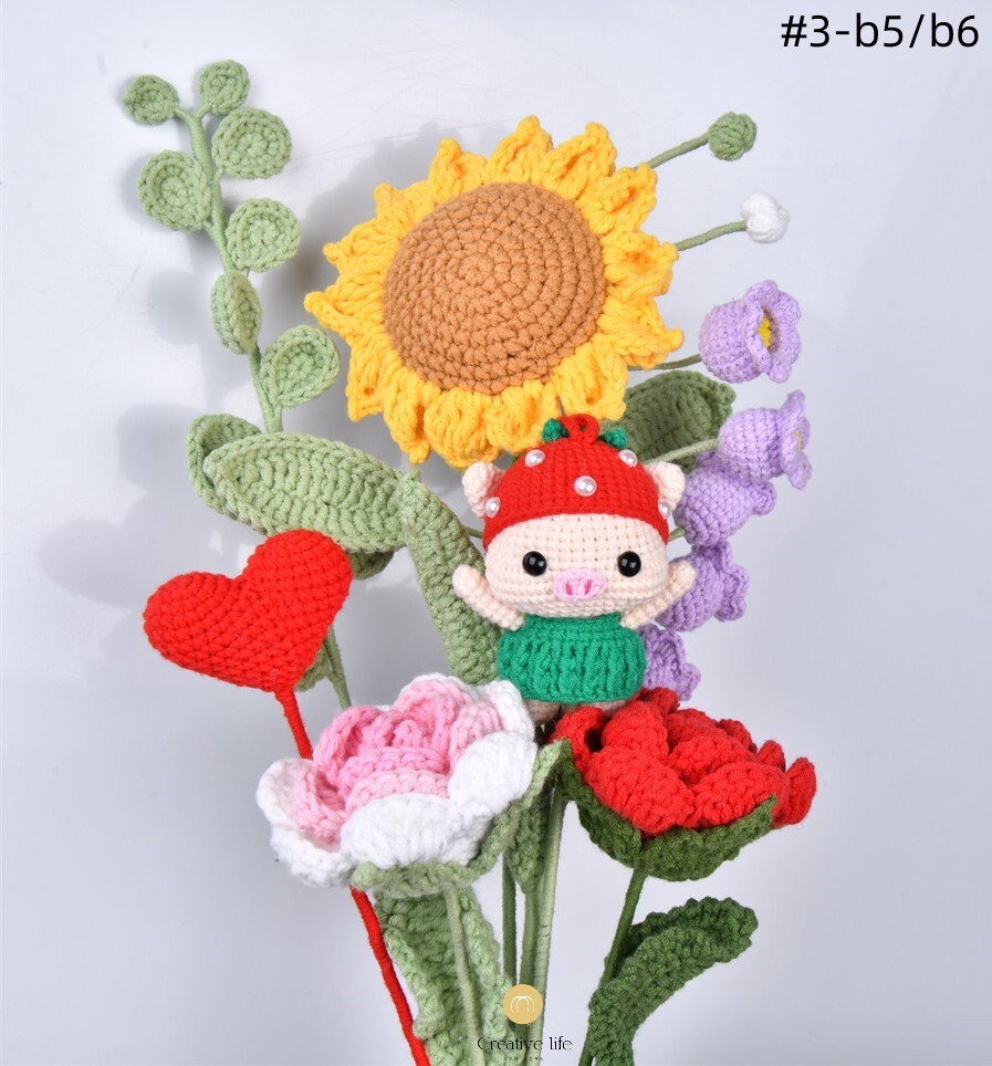 8PCS Handmade Pig/Winnie Bear/Stitch/Yoda/Panda Doll Rose&Tulip Crochet Bouquet