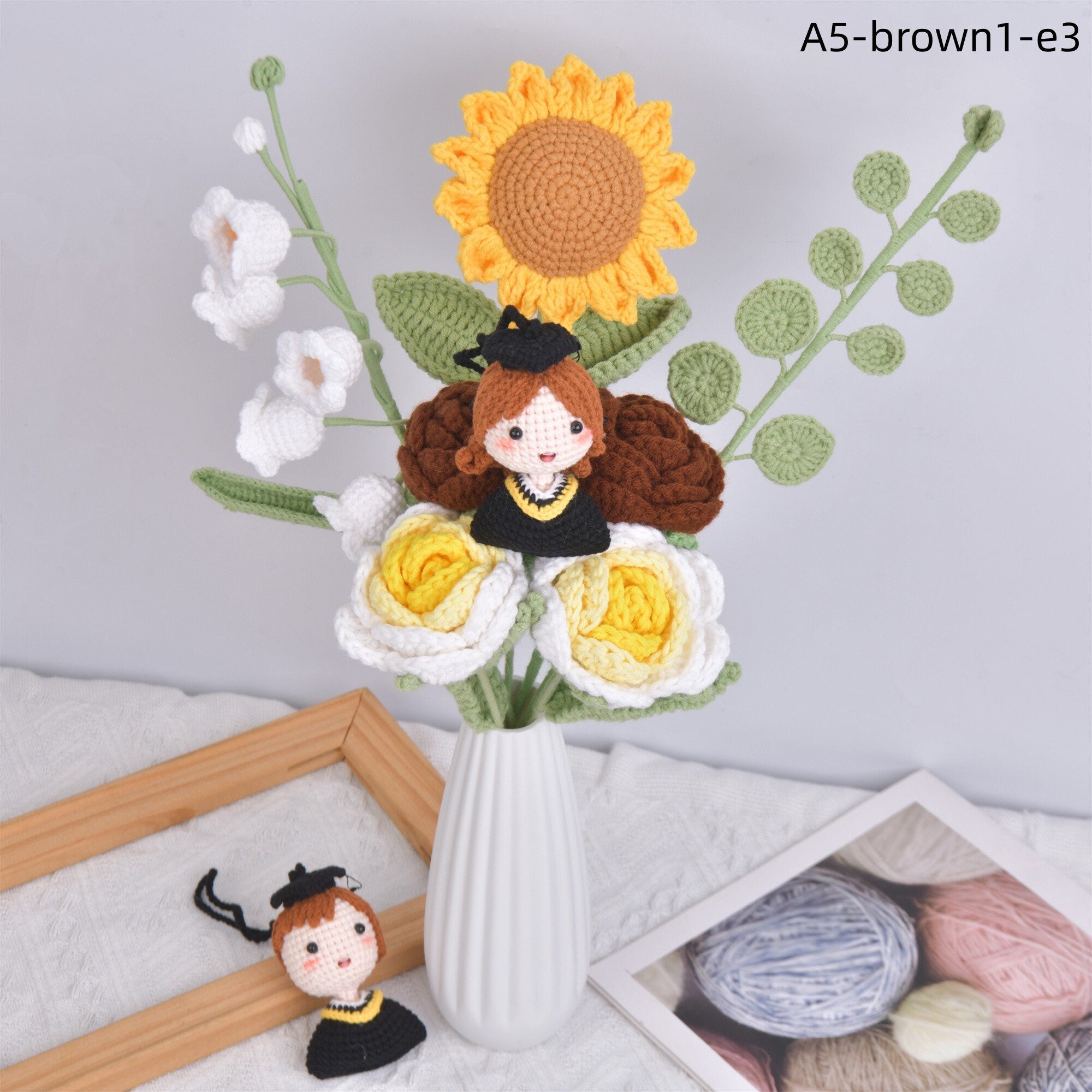 8PCS Graduation Handmade Rose &Bachelor's Degree Doll Crochet Bouquet