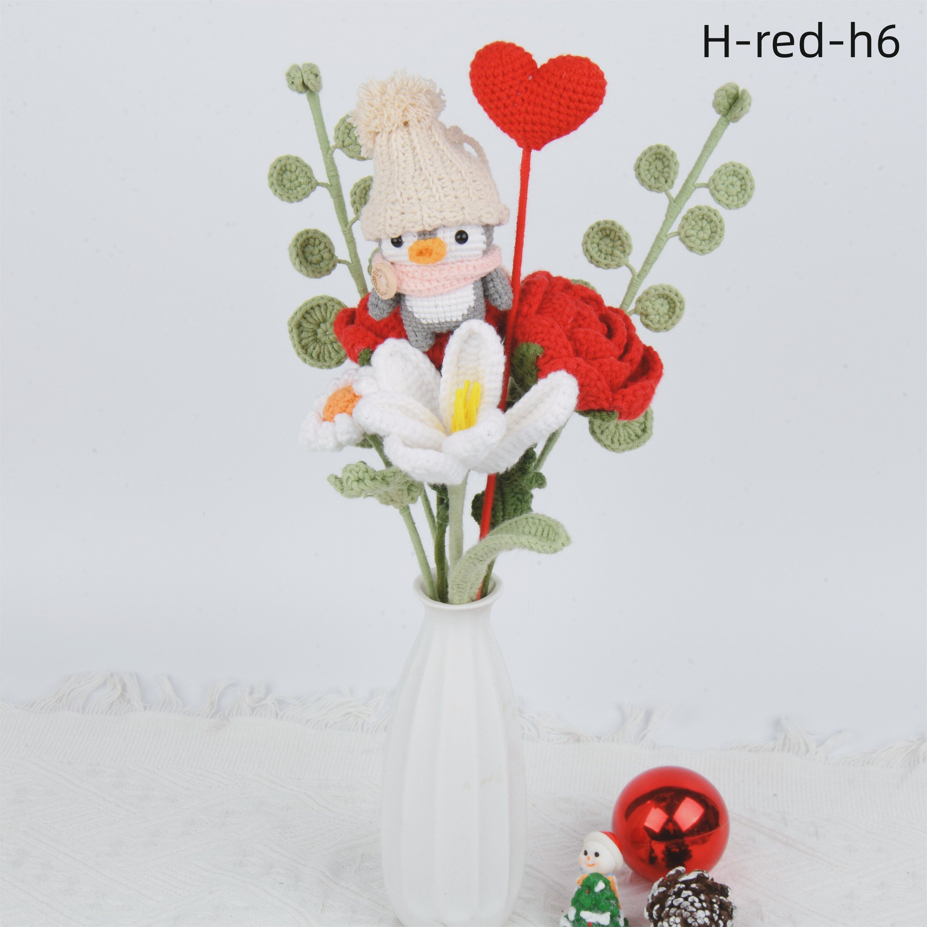 8PCS Handmade Santa Claus/Penguin/Rose/Tulip/Daisy Crochet Bouquet