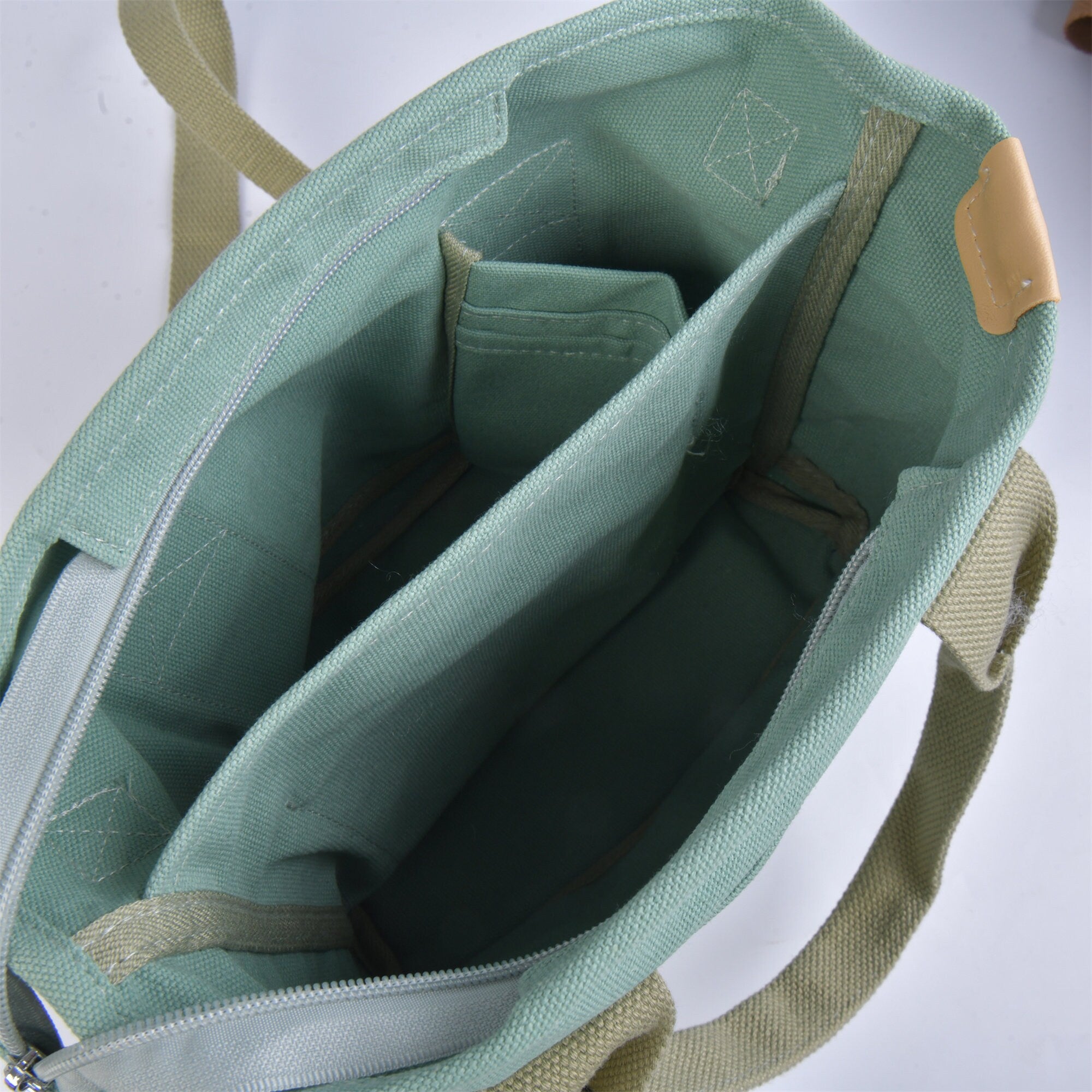 Large Capacity Tote Bag with Multi-Pockets